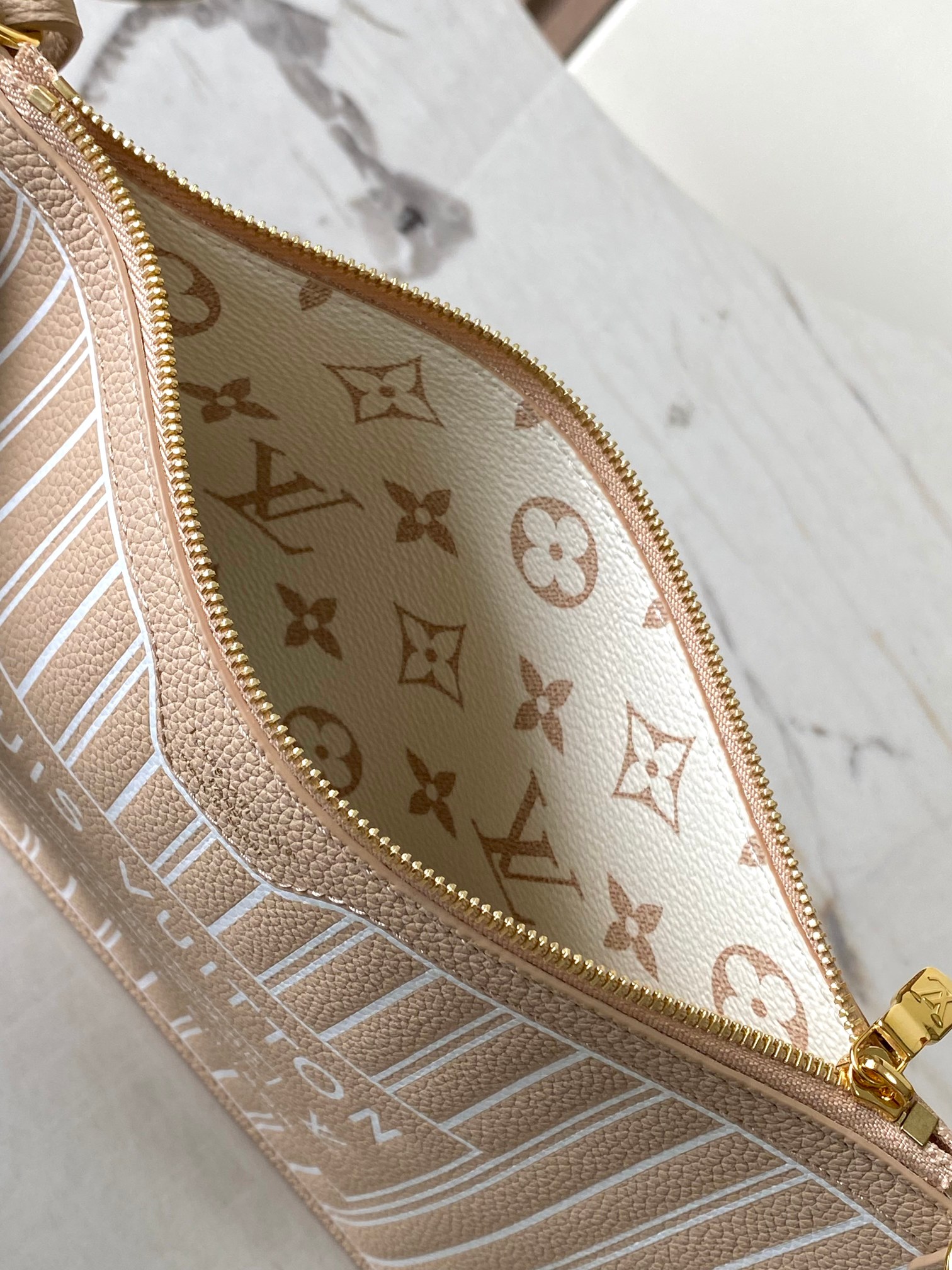 Louis Vuitton Neverfull Inside Out Medium Tote Bag M25665 - Image 13