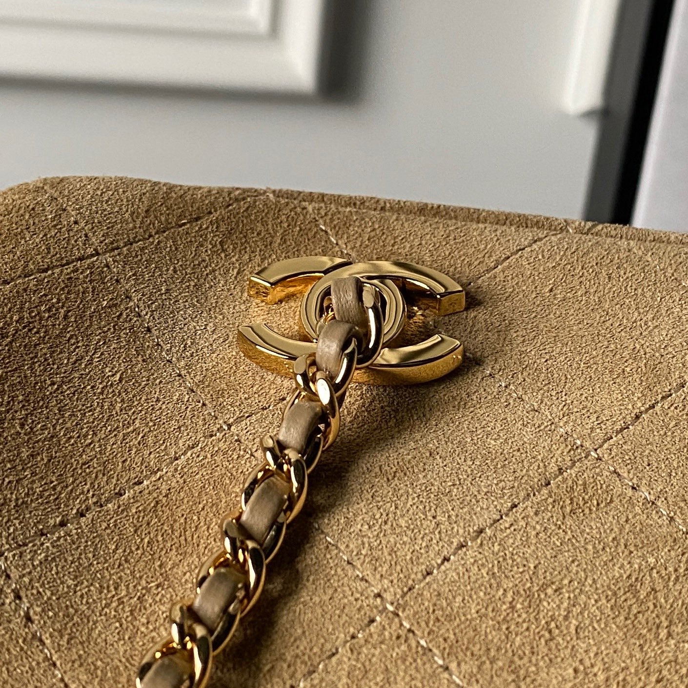 Chanel 26A Limited Edition AS6406 Lambskin Crossbody Bag - Image 3