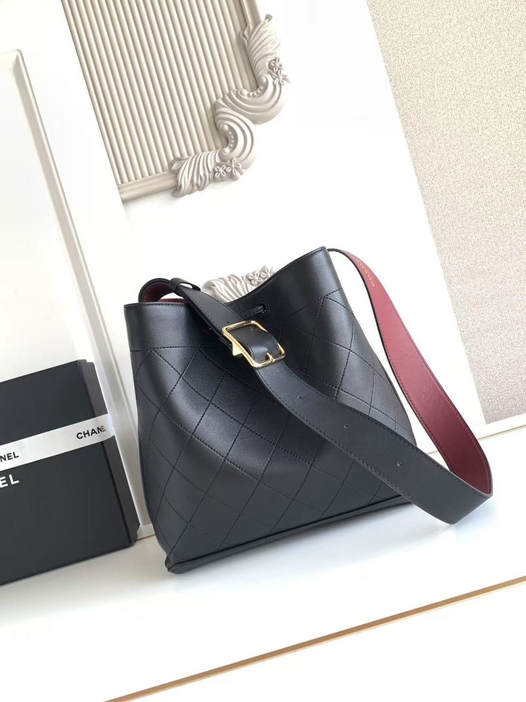 Chanel 26B AS6584 Large Bucket Crossbody Bag - Image 3