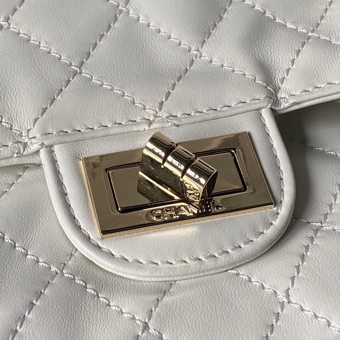 Chanel 26S Crushed Calfskin 2.55 Shoulder Bag - Image 3