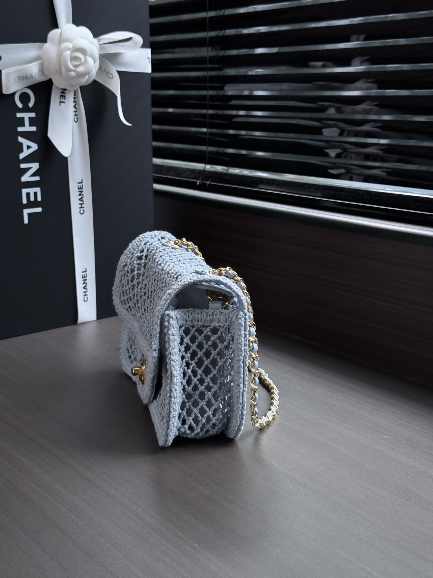Chanel Hook-Woven Chain Shoulder Bag - Image 3