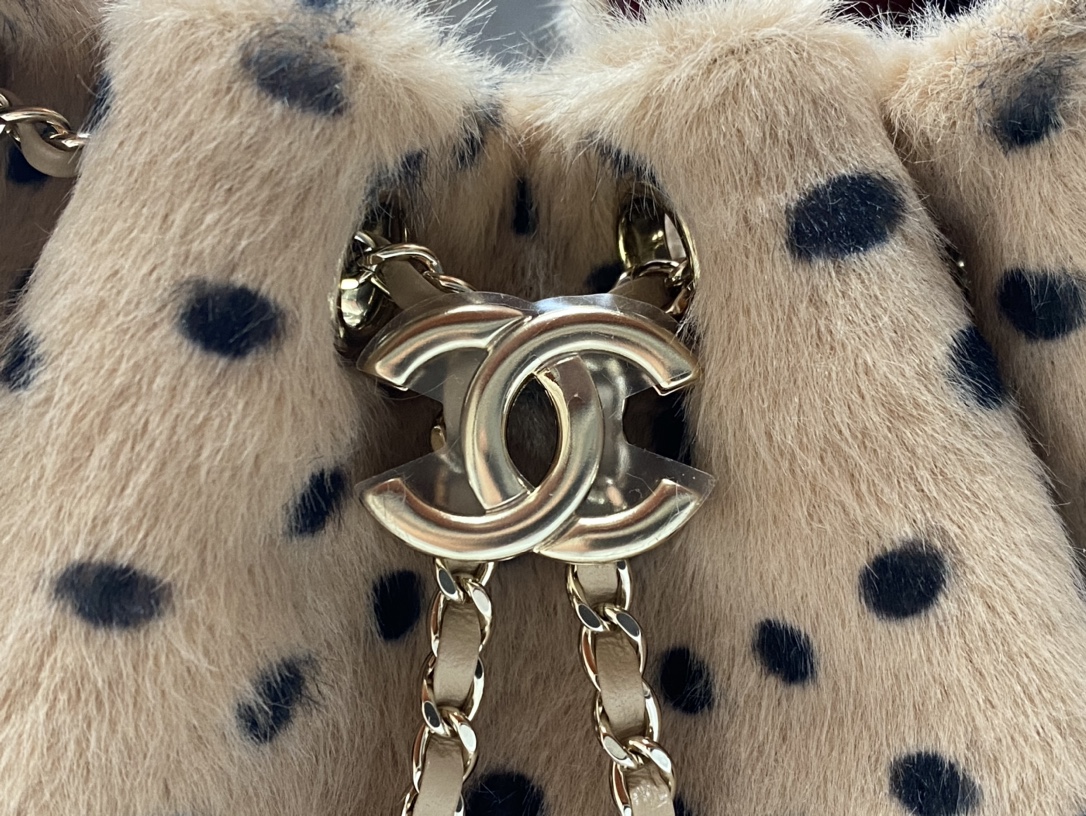 CHANEL Mini Spotted Velvet Bucket Bag - Image 3