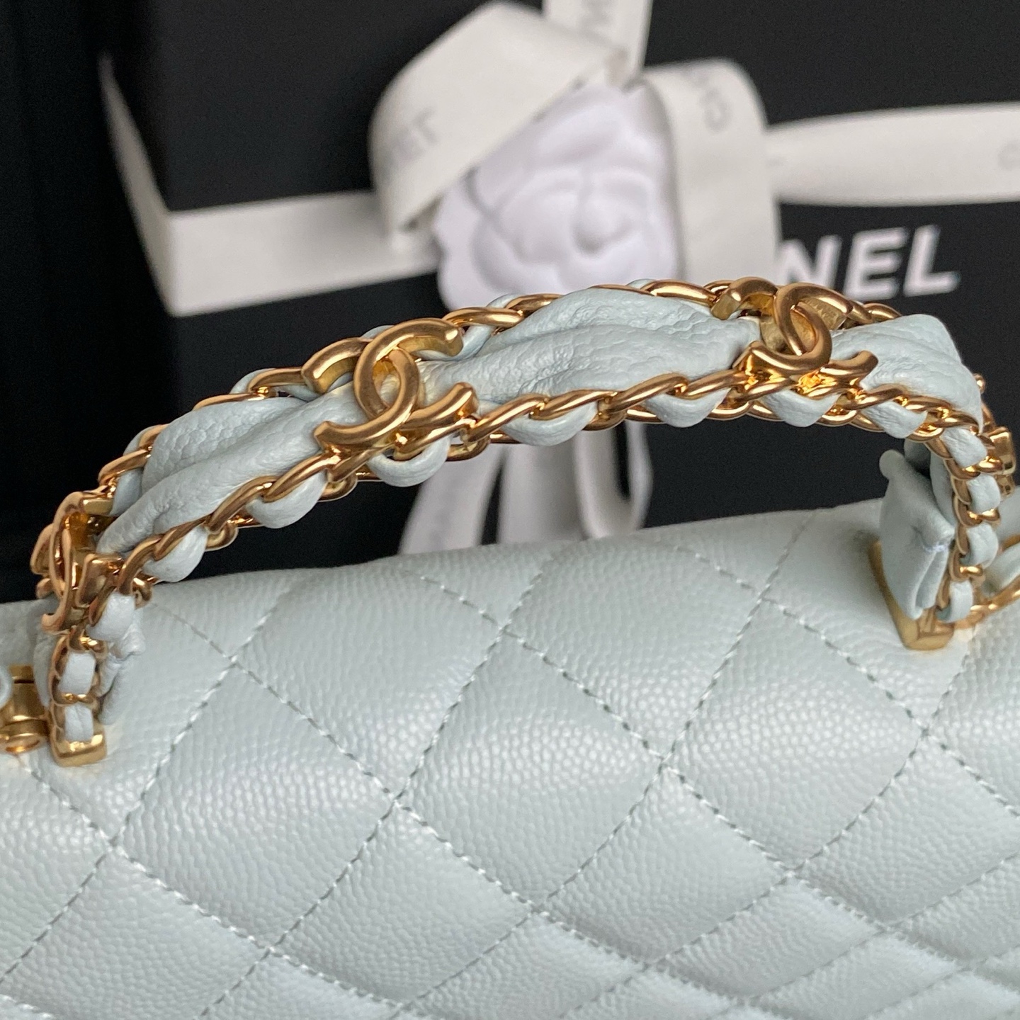 WOC Logo-Handle Handbag - Image 3
