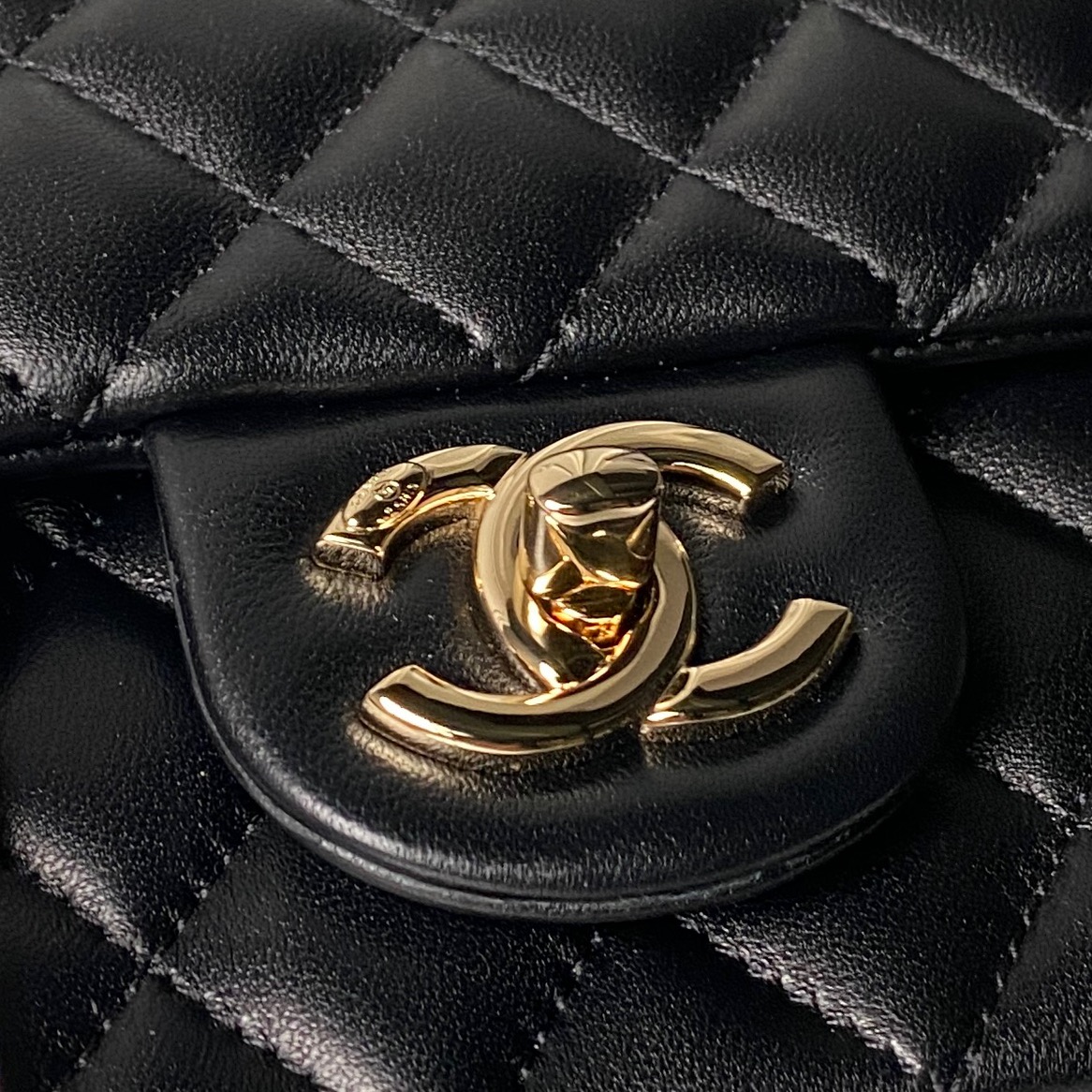 Chanel 26C CC Clasp CF Series Crossbody Bag - Image 3