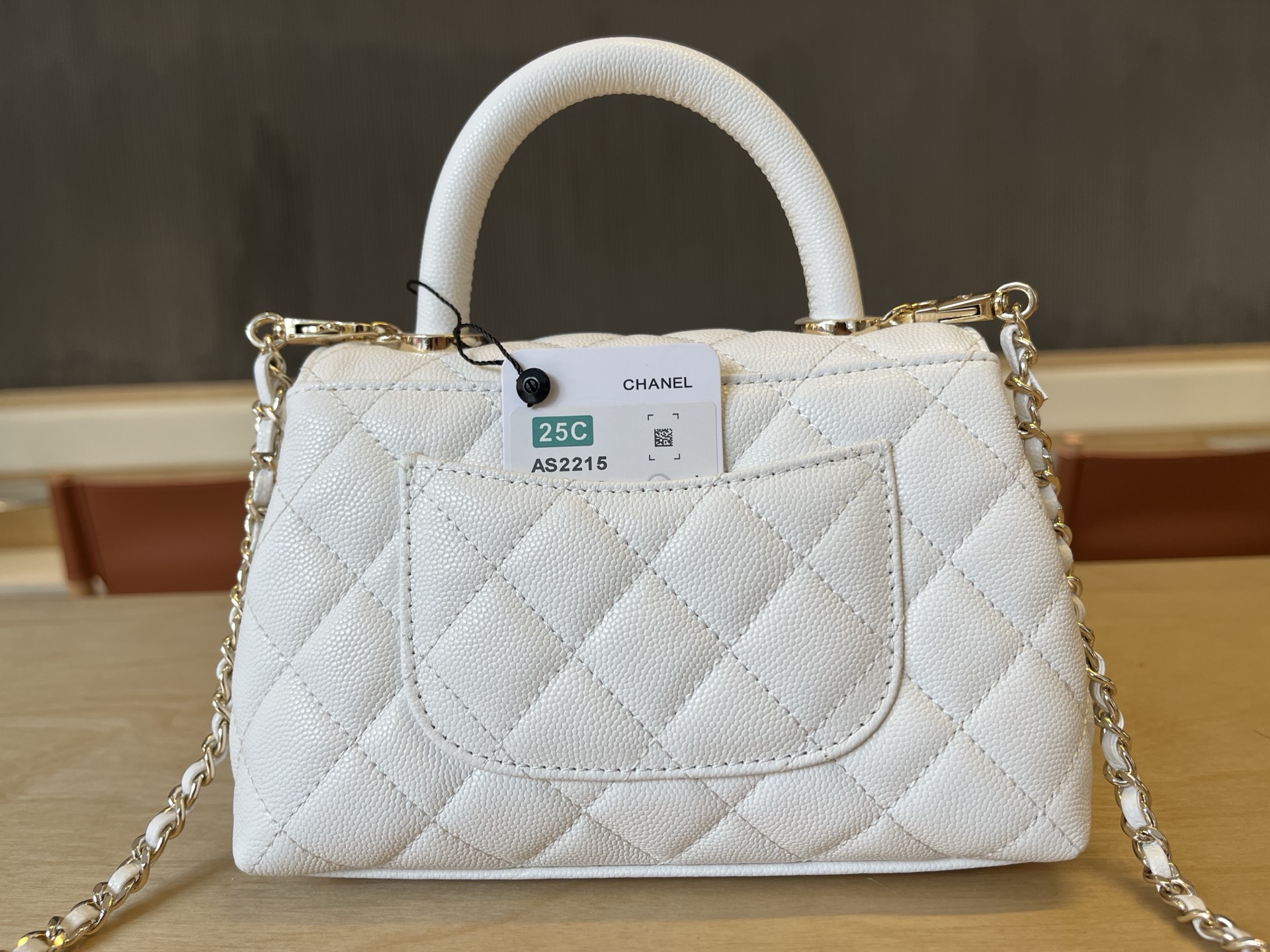 Chanel AS2215 Coco Handle Calfskin Top-Handle Bag - Image 3