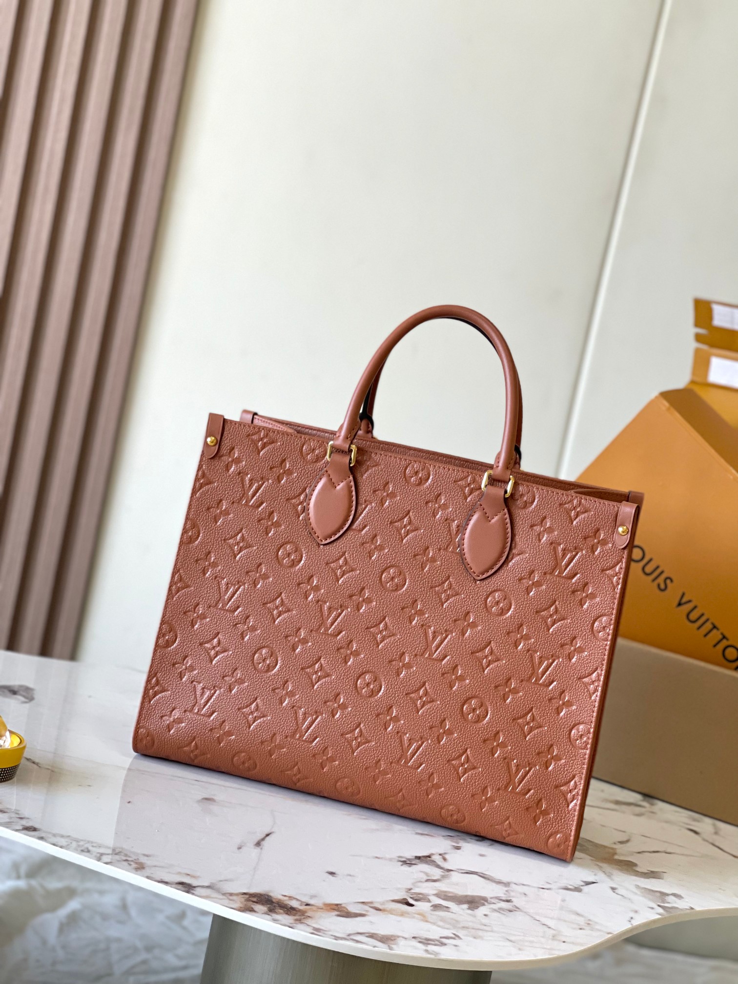 Louis Vuitton OnTheGo MM Medium Tote Bag - Image 3