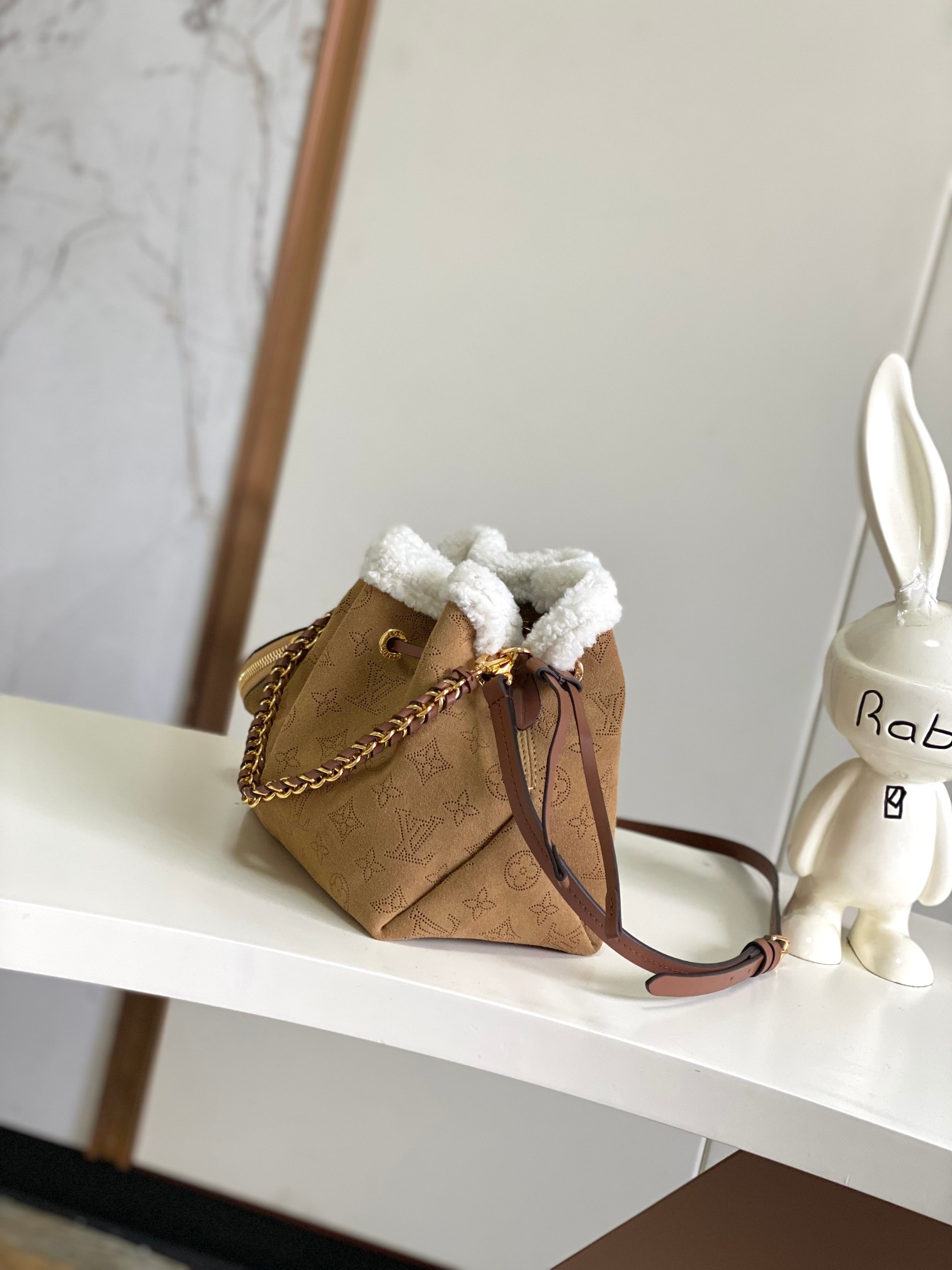 Louis Vuitton Bella Bucket Bag M11839 in Shearling - Image 3