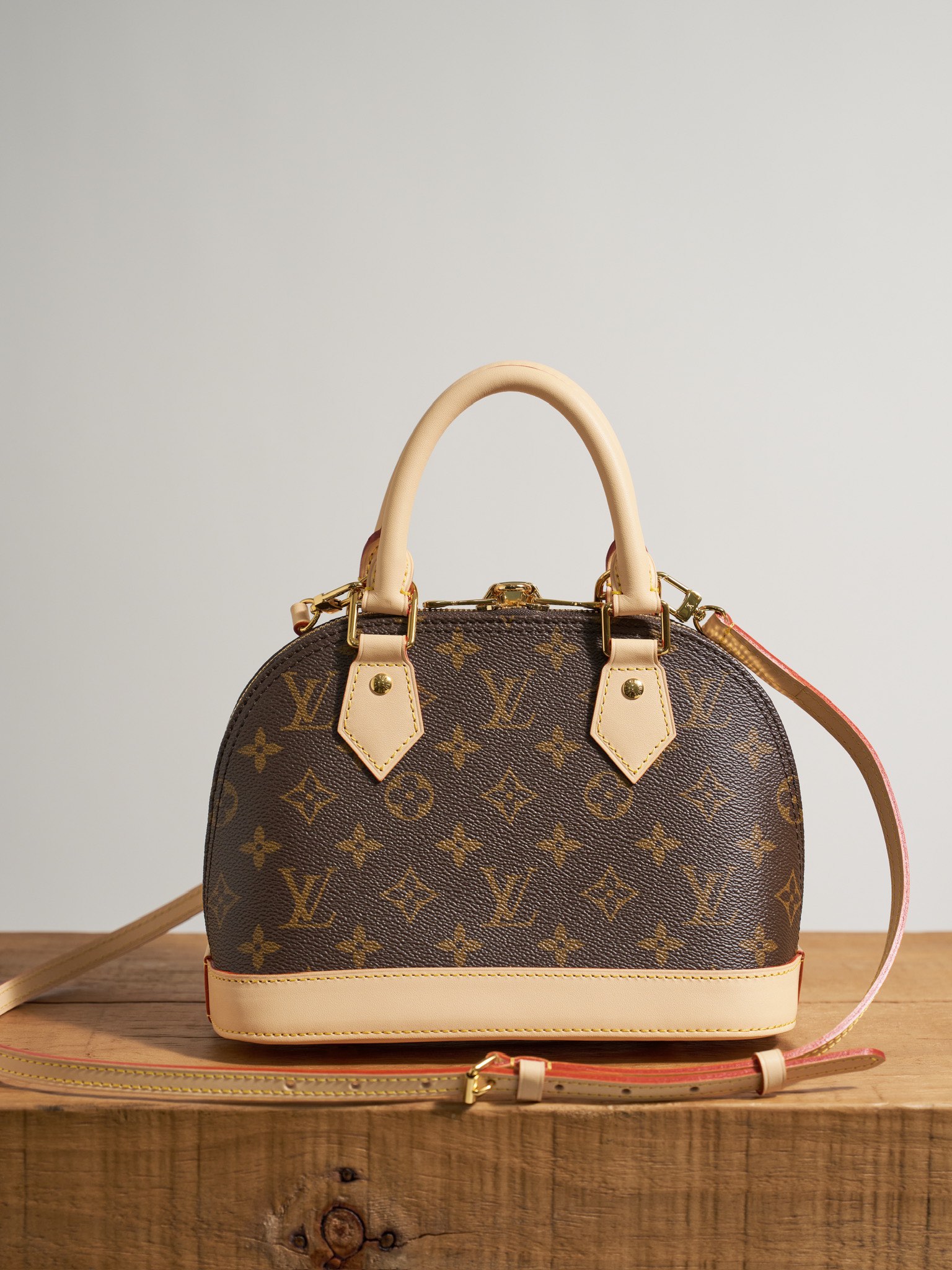 Louis Vuitton Alma BB Handbag in Monogram Canvas - Image 3