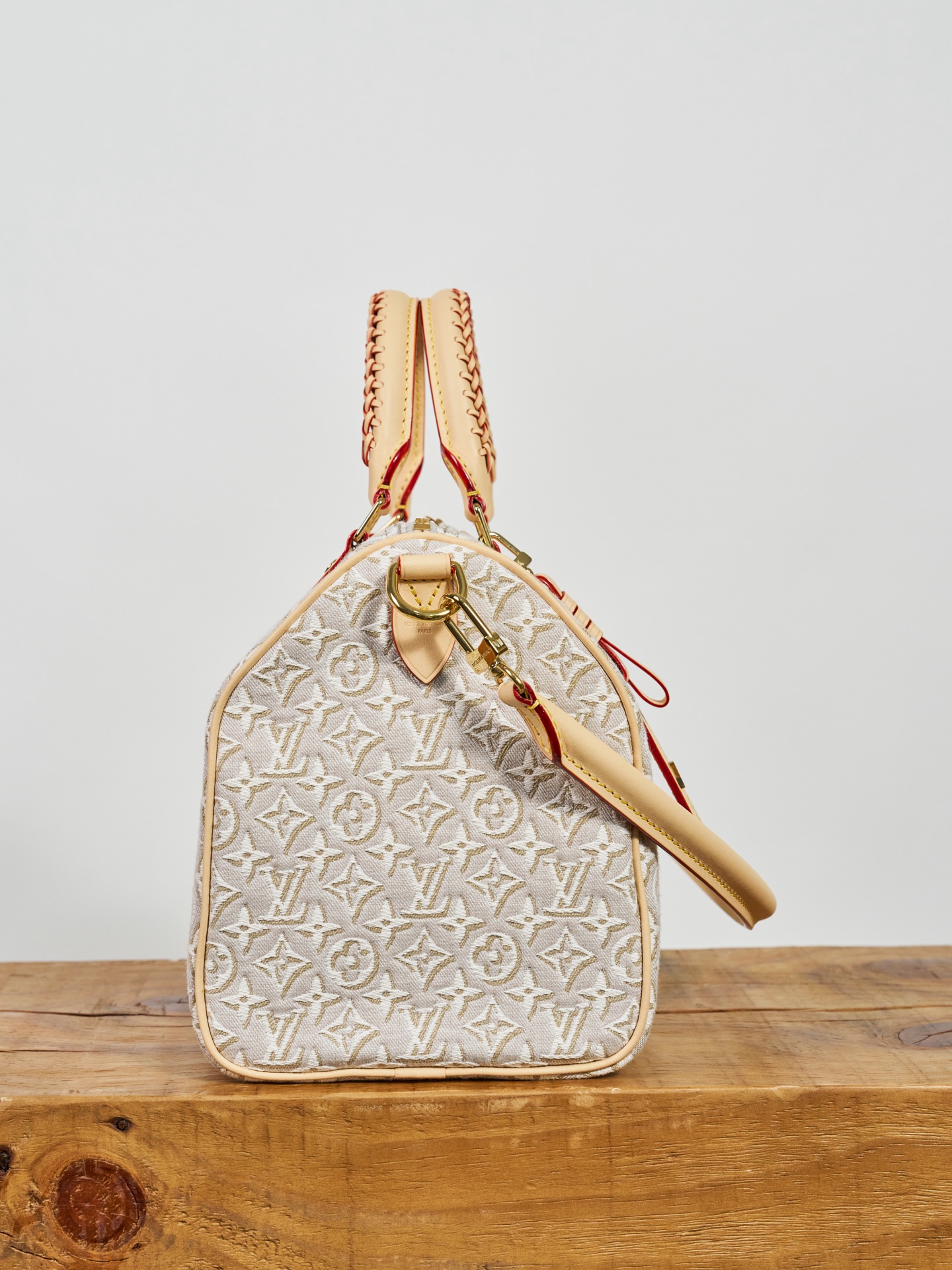 Louis Vuitton Sedy Soft 30 Handbag - Image 3
