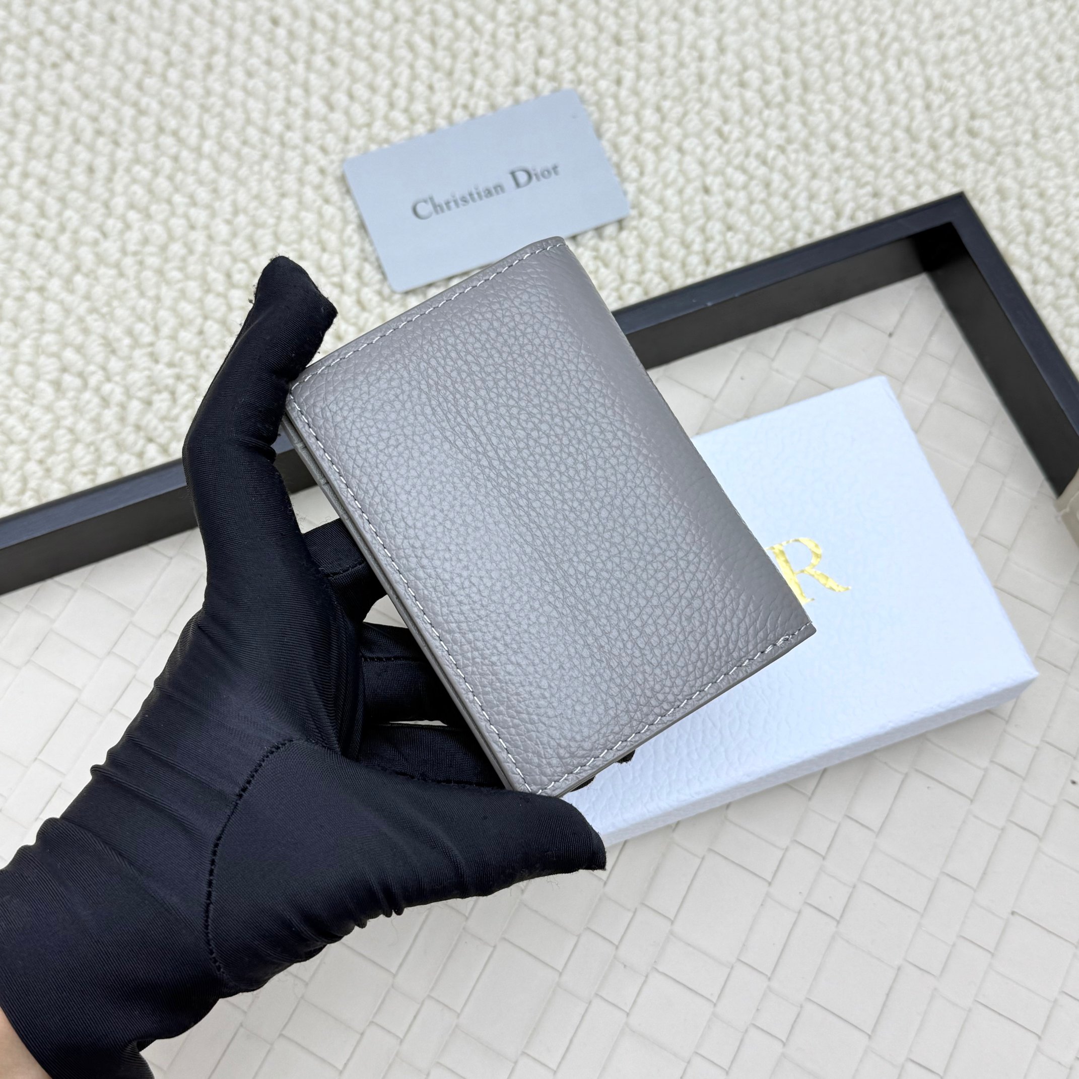 Dior Oblique Bifold Card Holder - Image 3