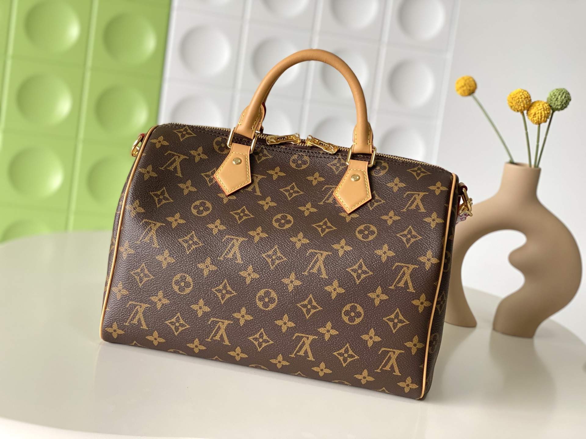 Louis Vuitton Sedy Soft 30 Handbag - Image 3