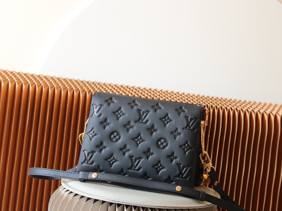 Louis Vuitton Coussin BB Lambskin Crossbody Bag - Image 3
