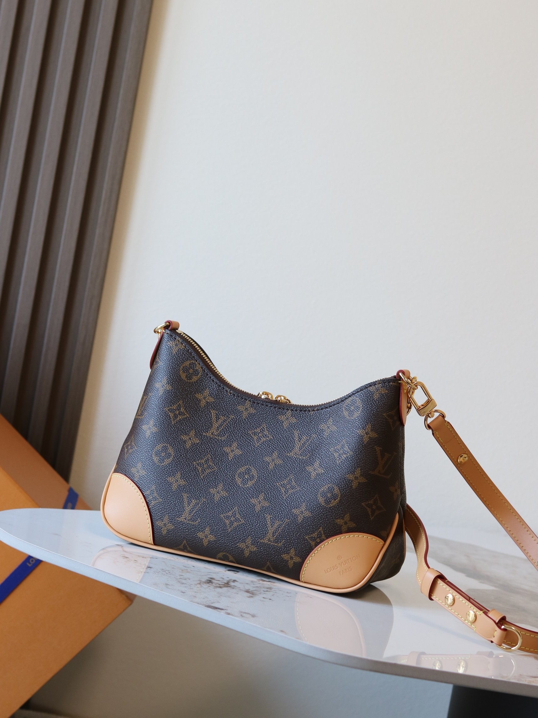 Louis Vuitton Boulogne Small Shoulder Bag - Image 3