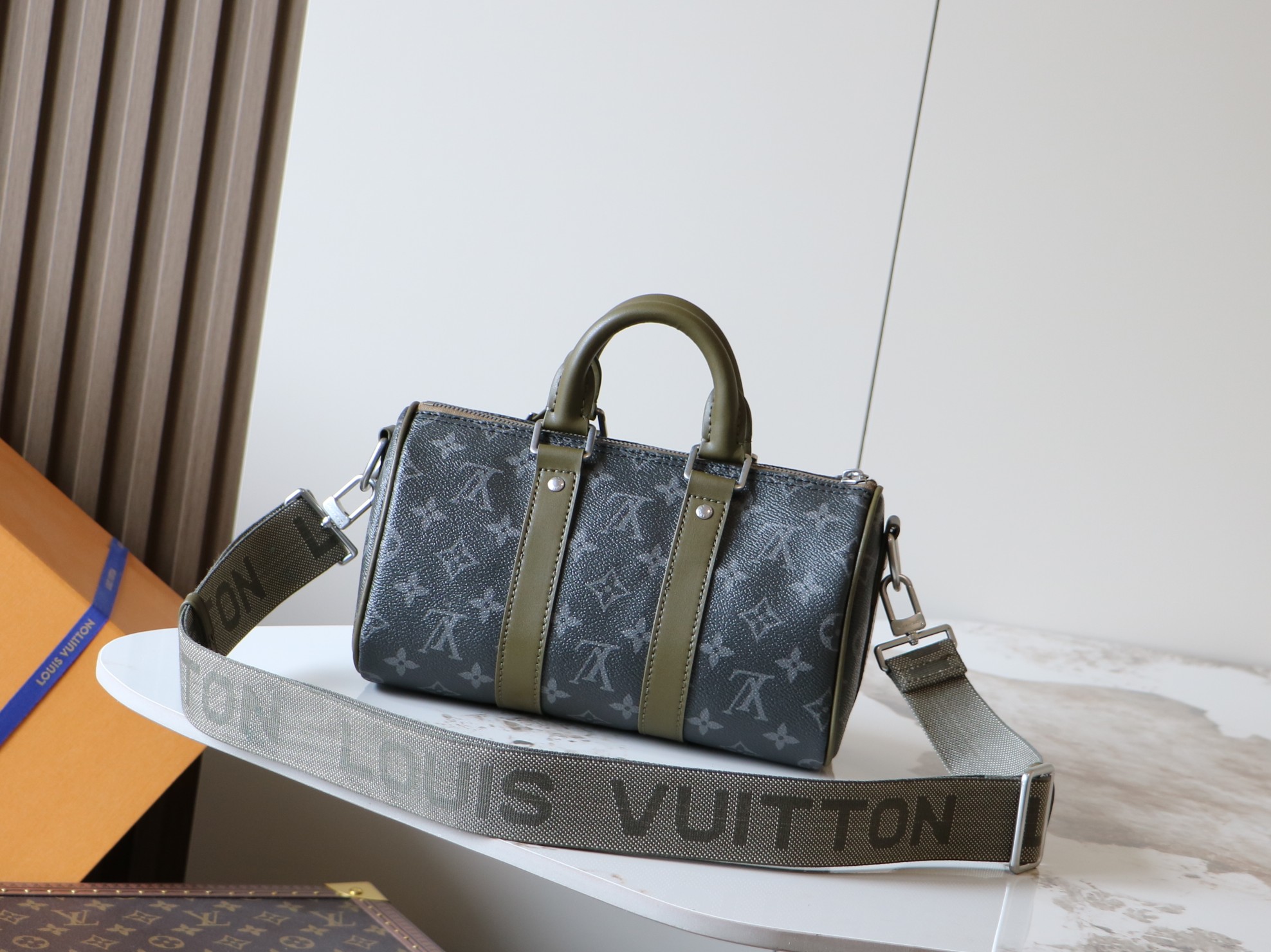 Louis Vuitton Keepall Bandouliere 25 M28638 Monogram Eclipse Bag - Image 3