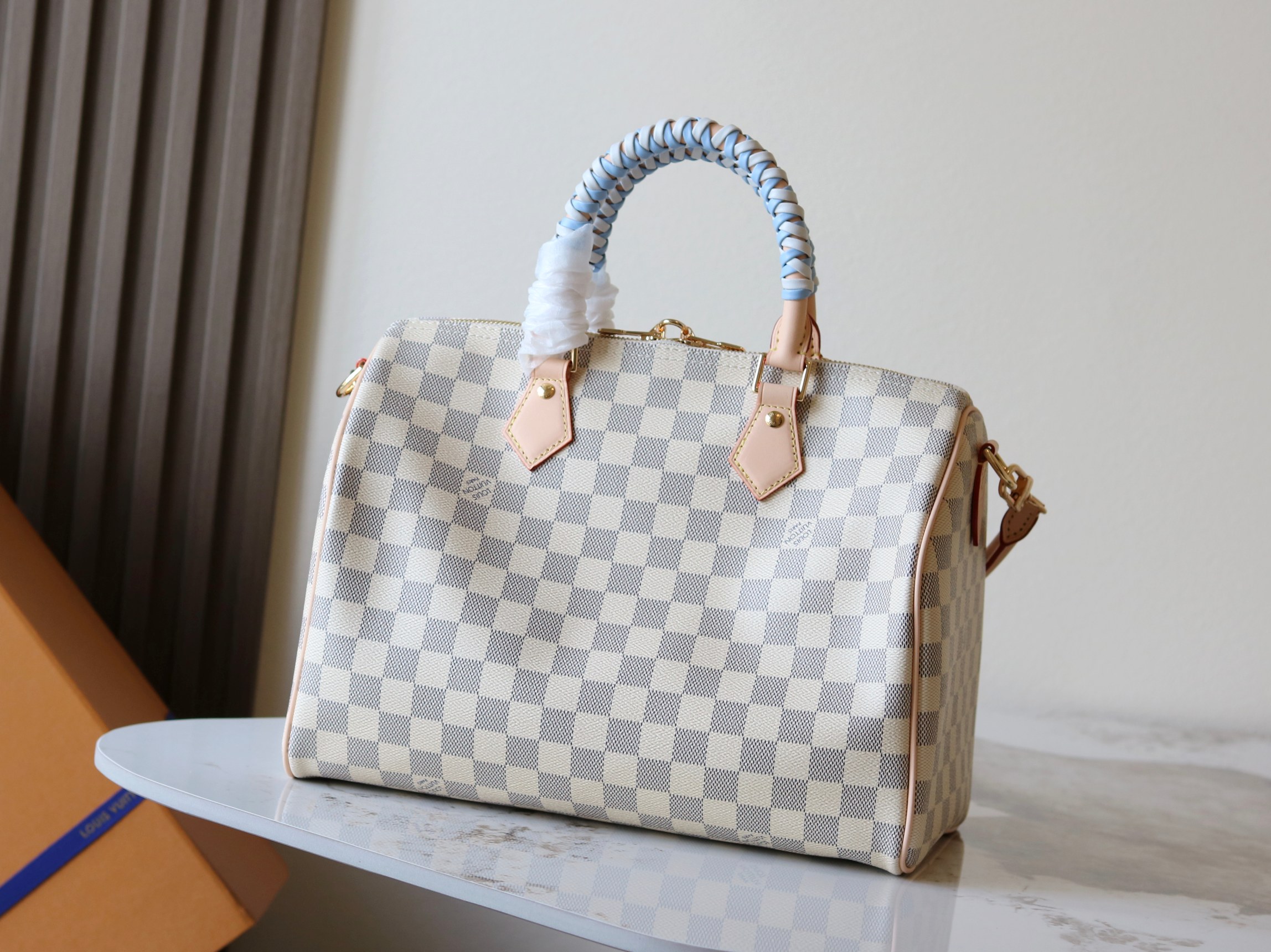 Louis Vuitton Speedy Bandoulière 30 Handbag in Damier Azur Canvas - Image 3