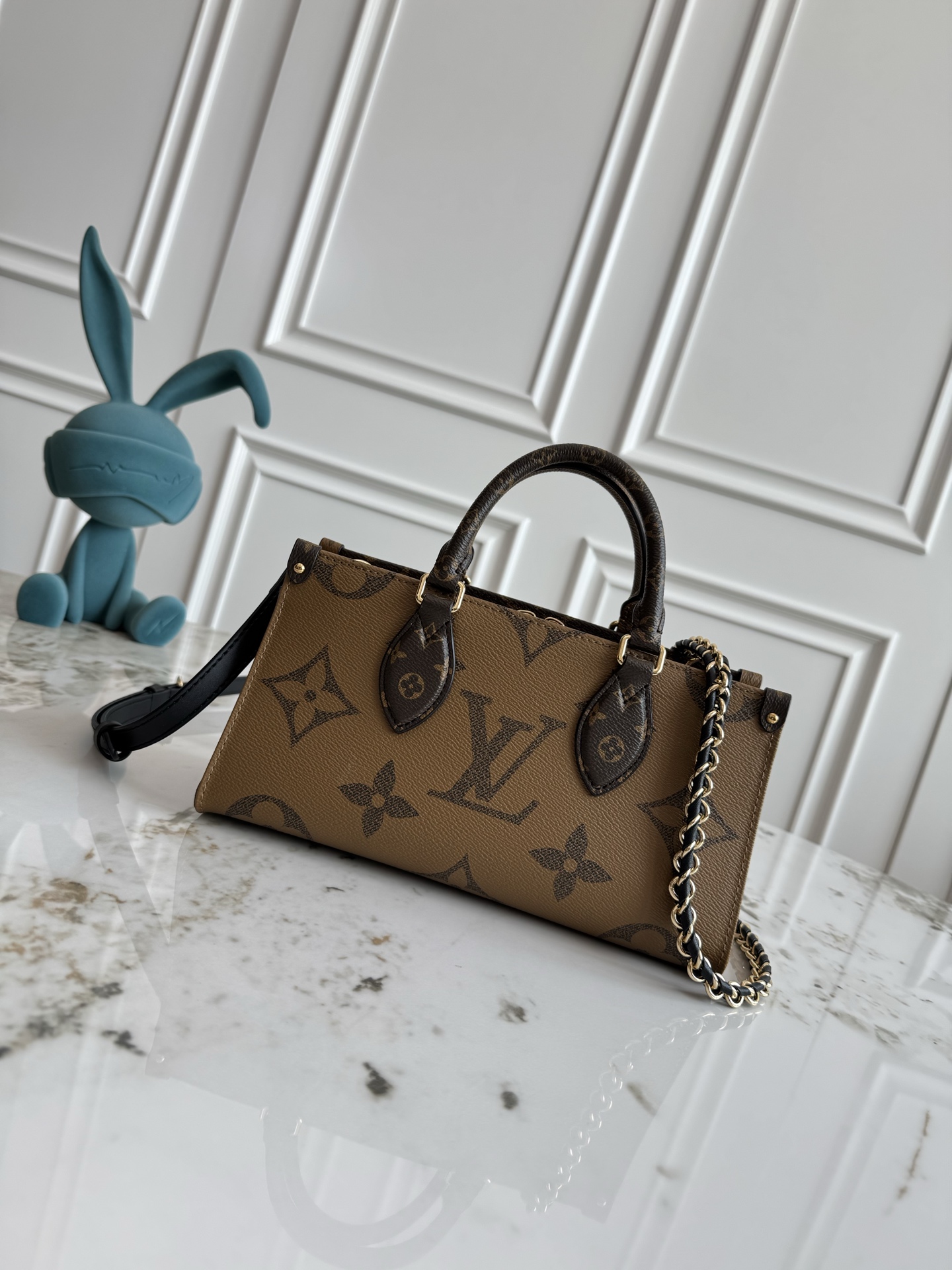 Louis Vuitton OnTheGo East West Handbag M14236 - Image 3