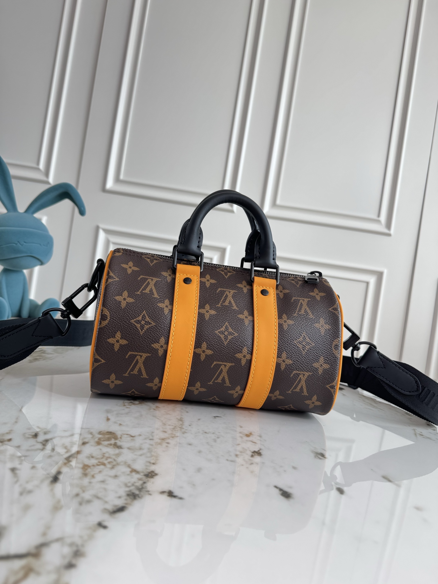 Louis Vuitton Keepall 25 Handbag in Monogram Eclipse Reverse Canvas - Image 3