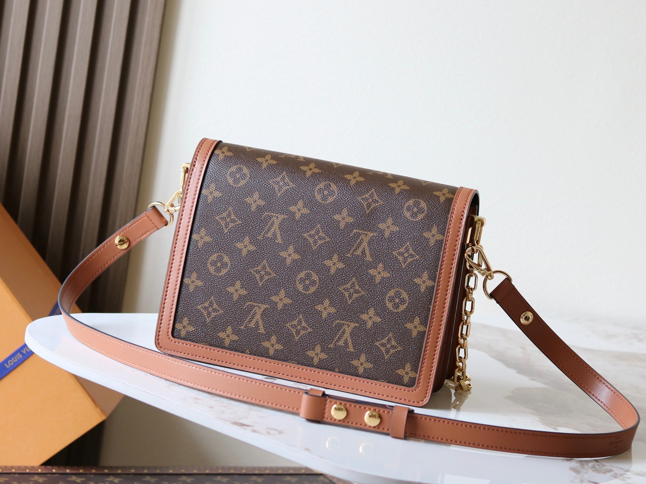 Louis Vuitton Dauphine Crossbody Bag - Image 3