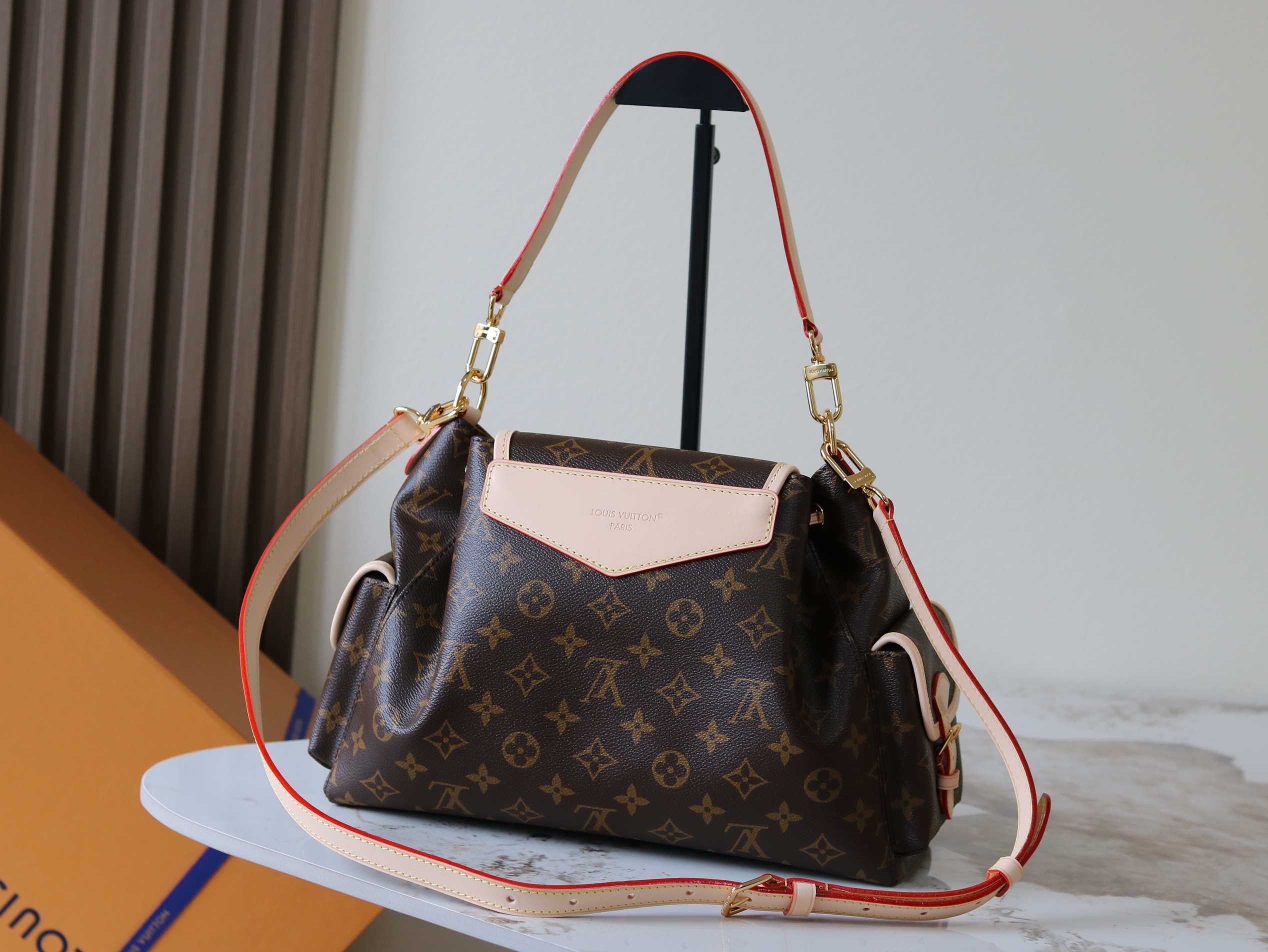 Odyssee Medium Handbag - Image 3