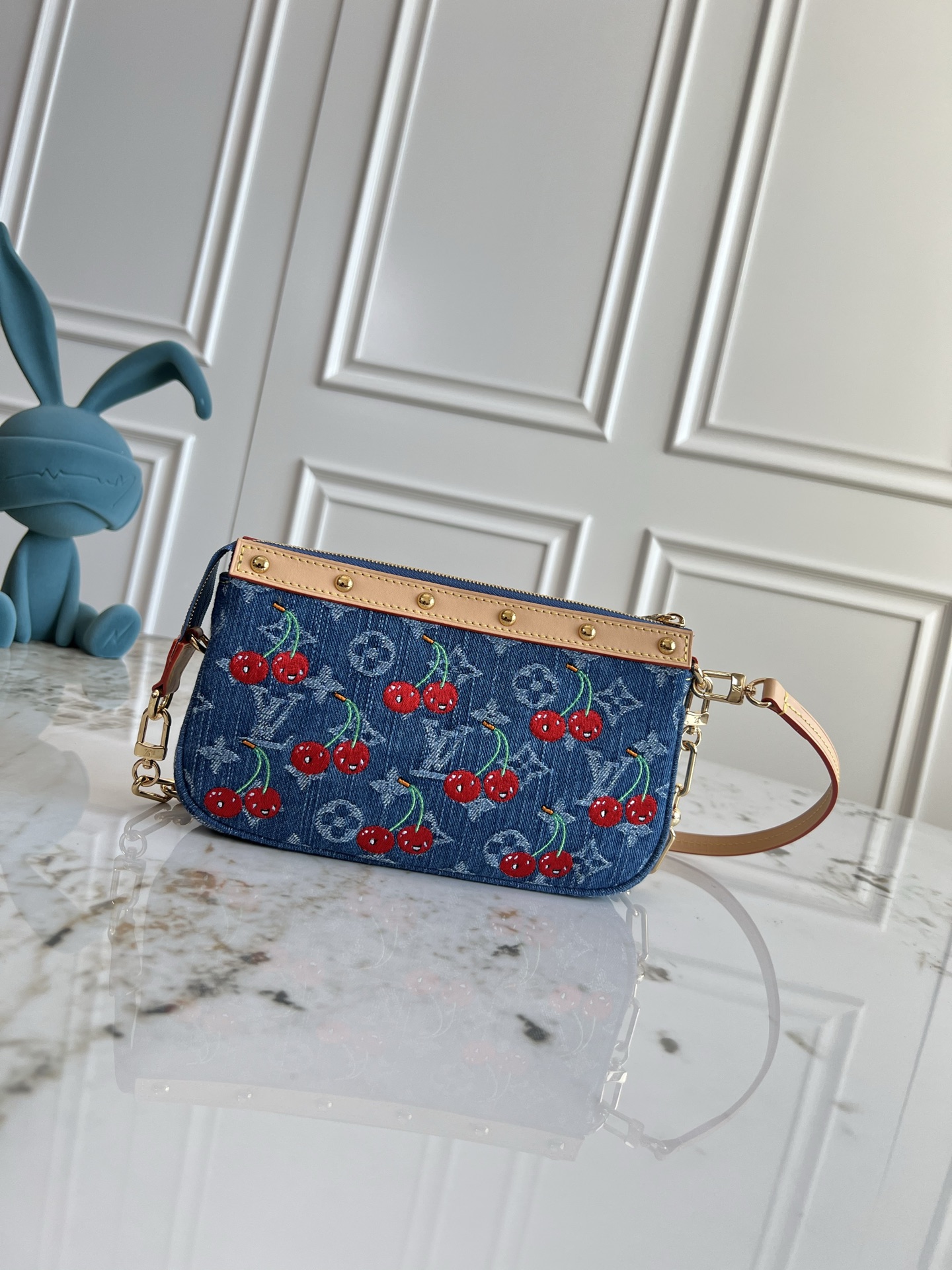 Louis Vuitton x Takashi Murakami Pochette Accessoires Shoulder Bag - Image 3