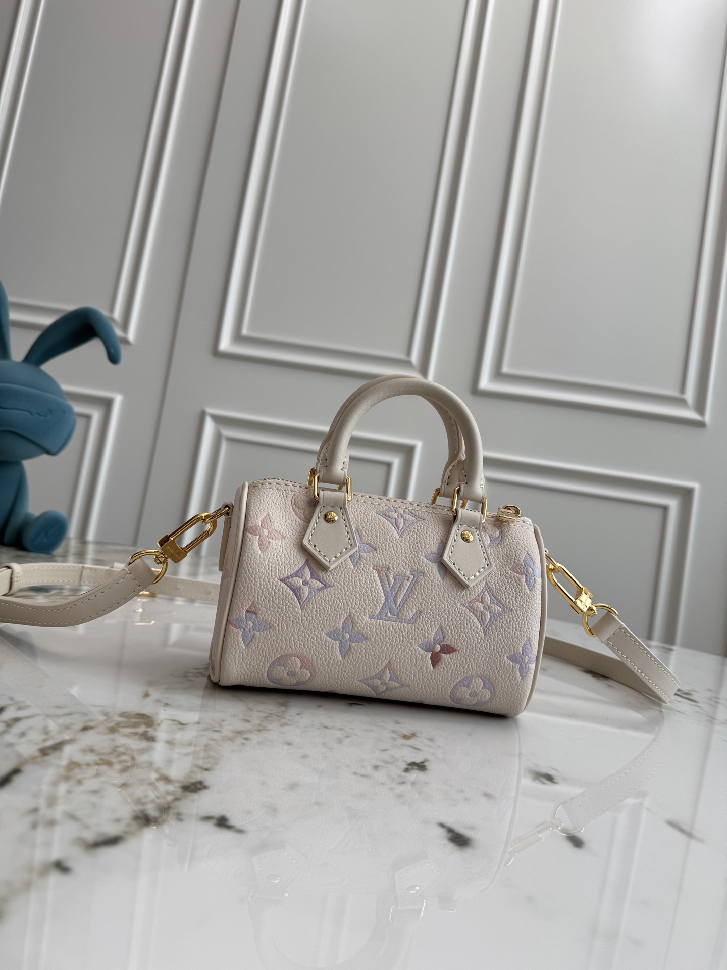 Louis Vuitton Nano Speedy Handbag M25591 in White Gradient - Image 3
