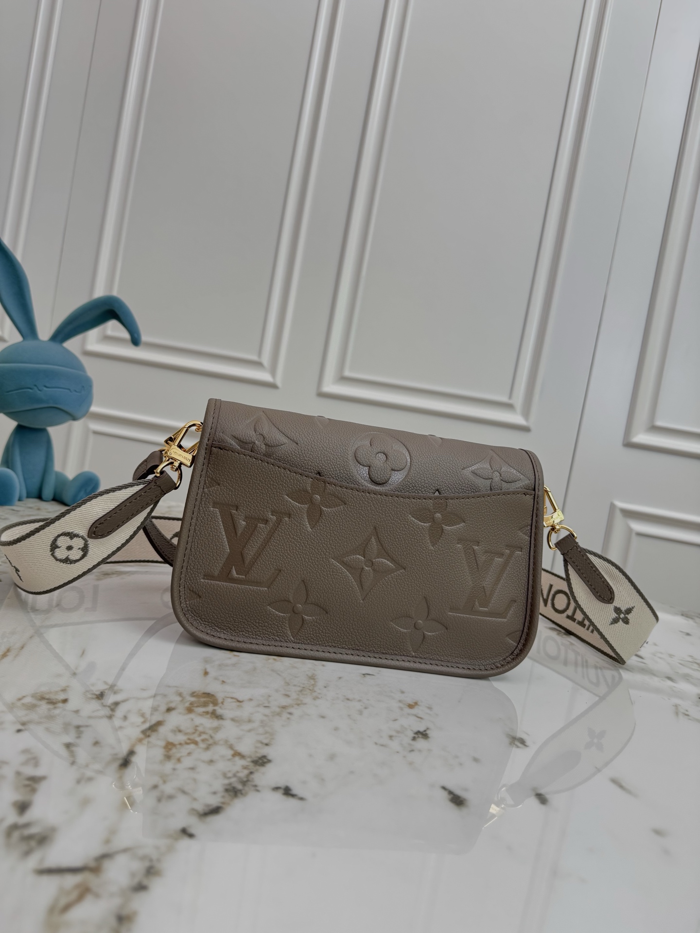 Louis Vuitton Diane Monogram Empreinte Leather Crossbody Bag - Image 3