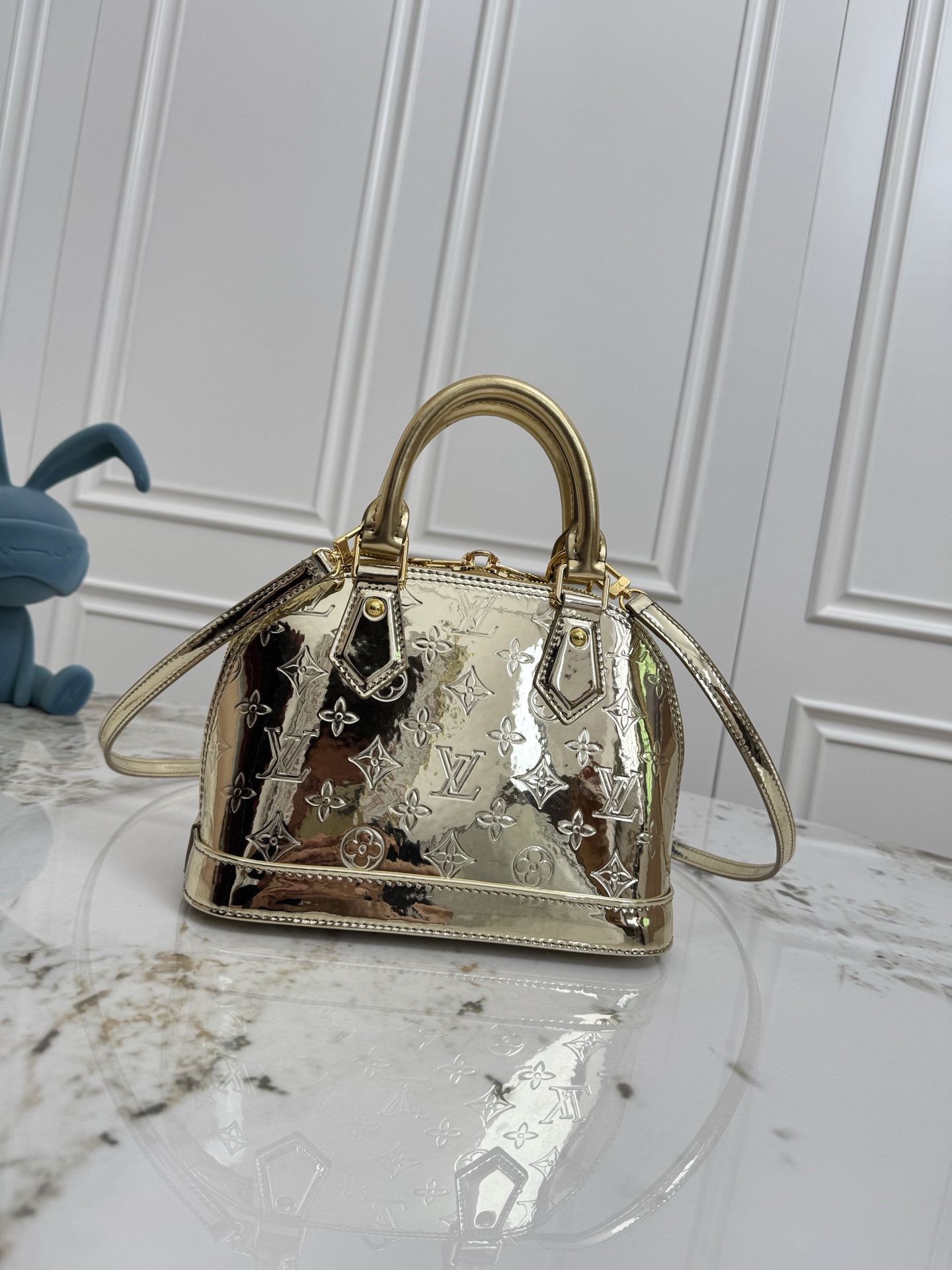 Louis Vuitton Alma BB Handbag - Image 3