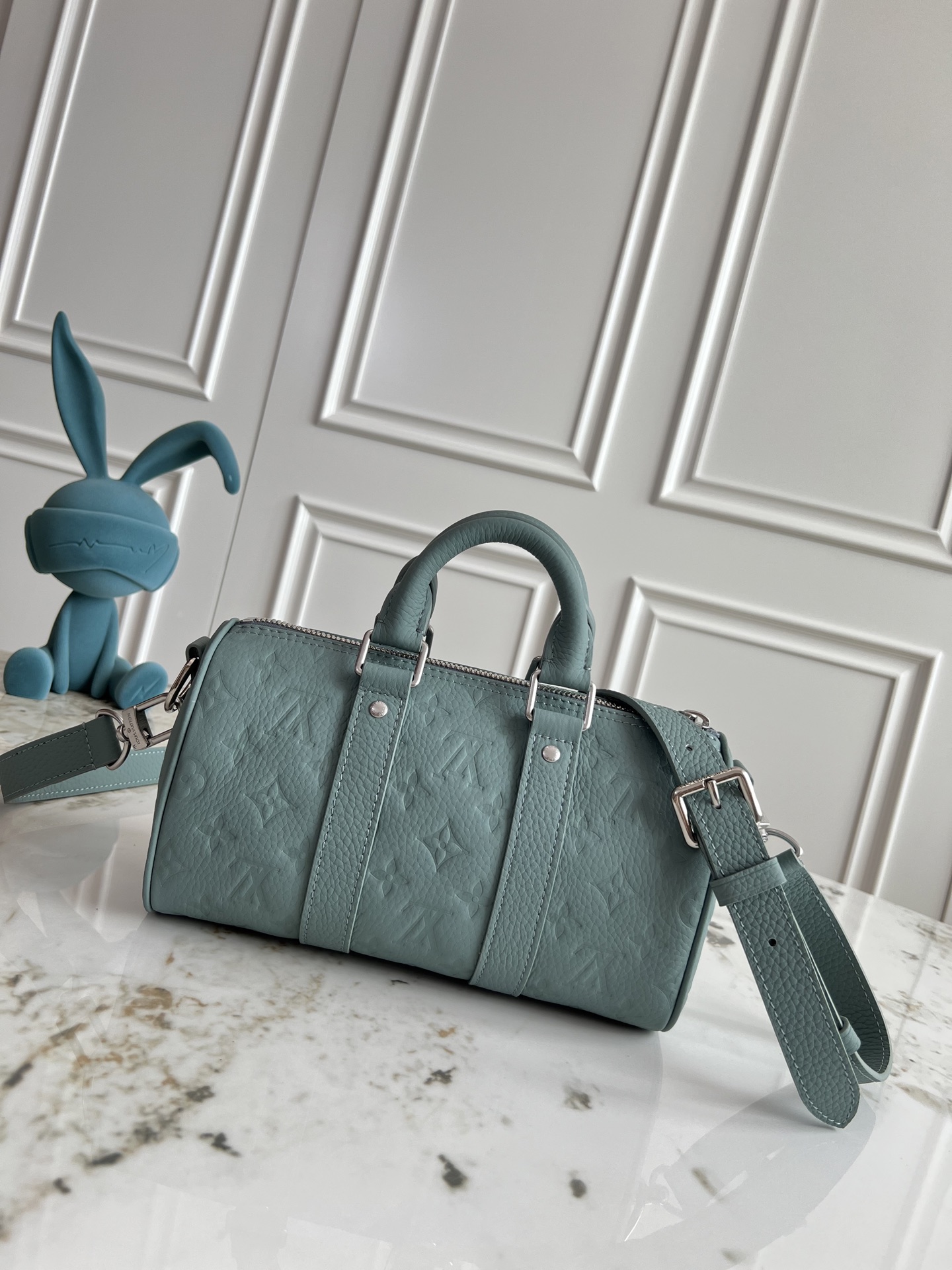 Louis Vuitton Keepall Bandoulière 25 M13866 Taurillon Leather Travel Bag - Image 3