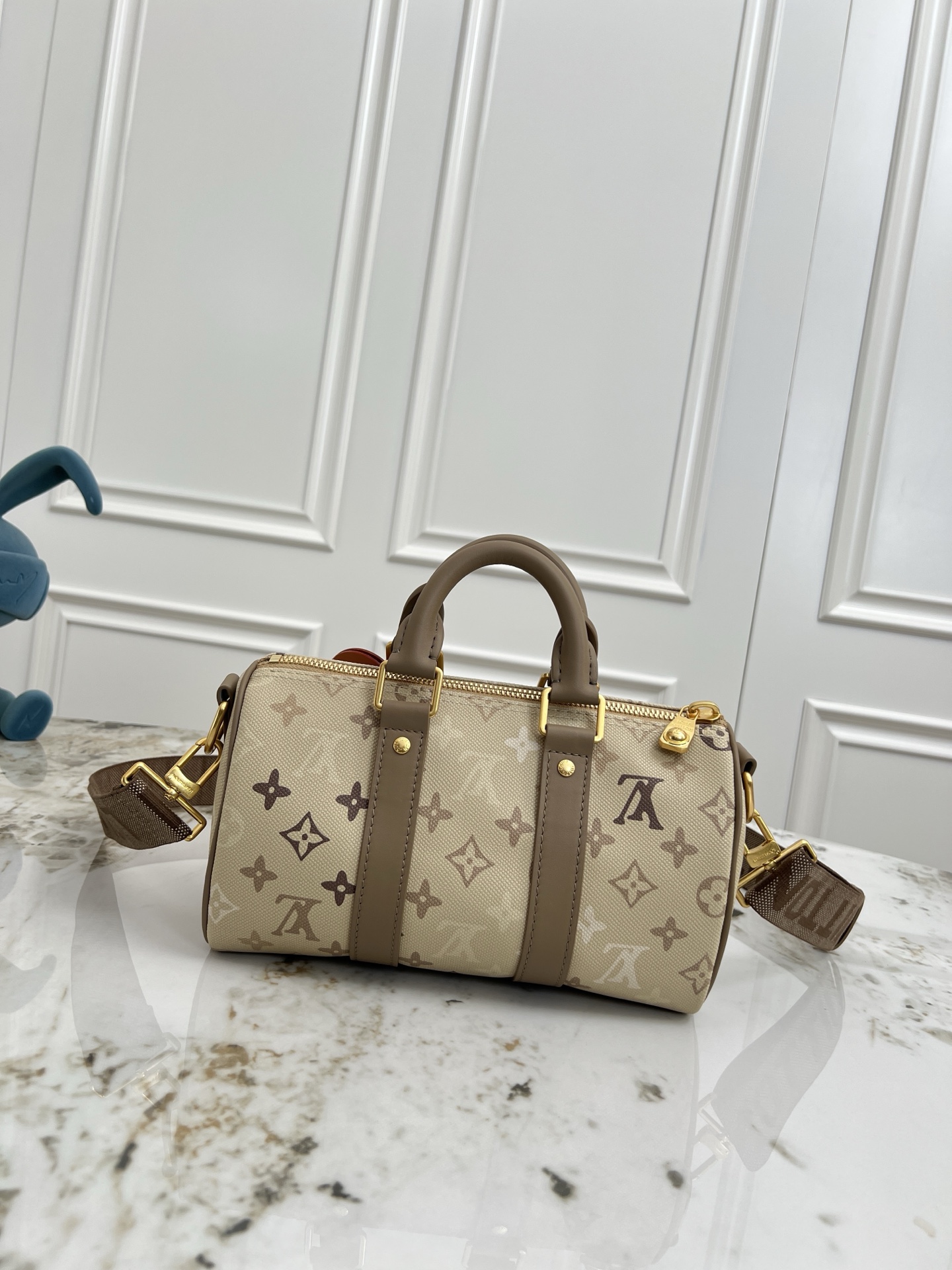 Louis Vuitton Keepall Bandoulière 25 Monogram Surplus Canvas Travel Bag - Image 3