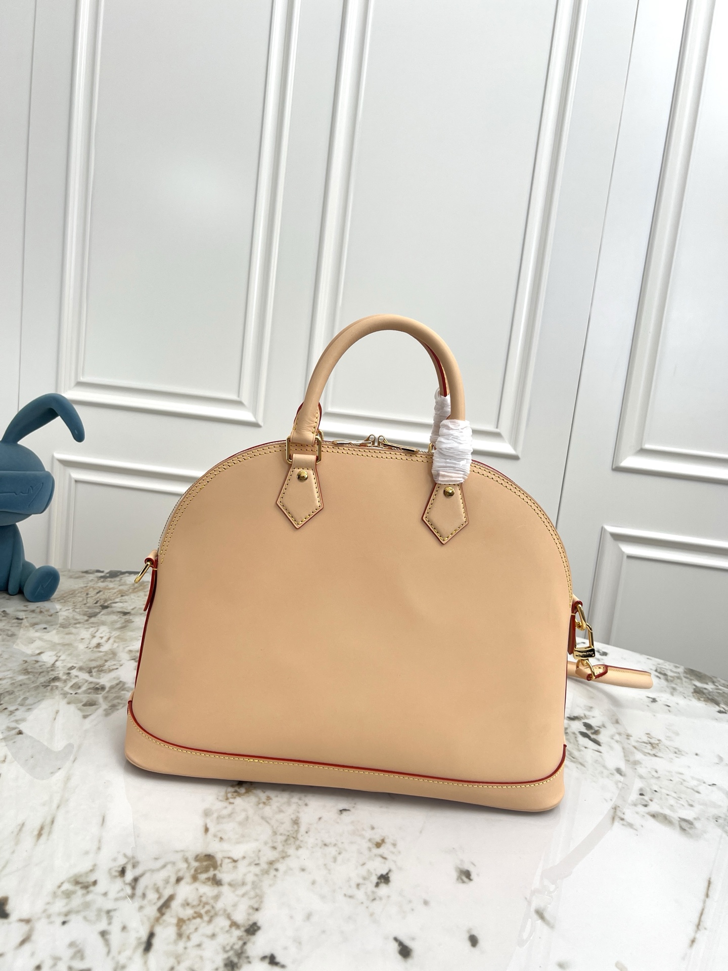 Louis Vuitton Alma Small Handbag - Image 3