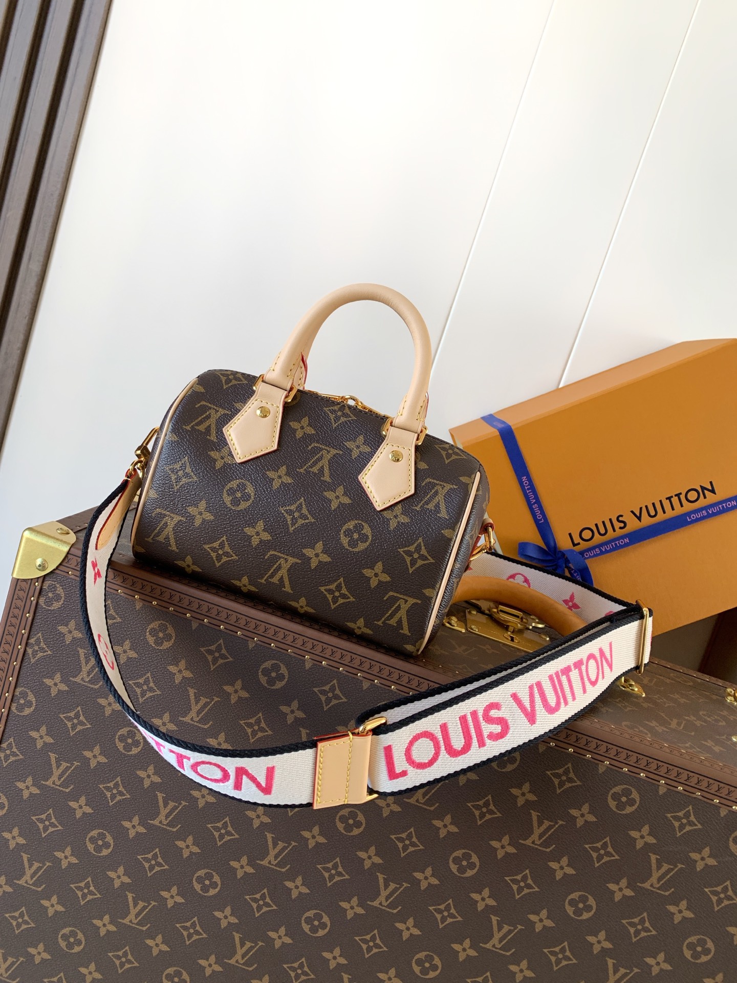 Louis Vuitton Speedy Bandoulière 20 Monogram Crossbody Bag - Image 3