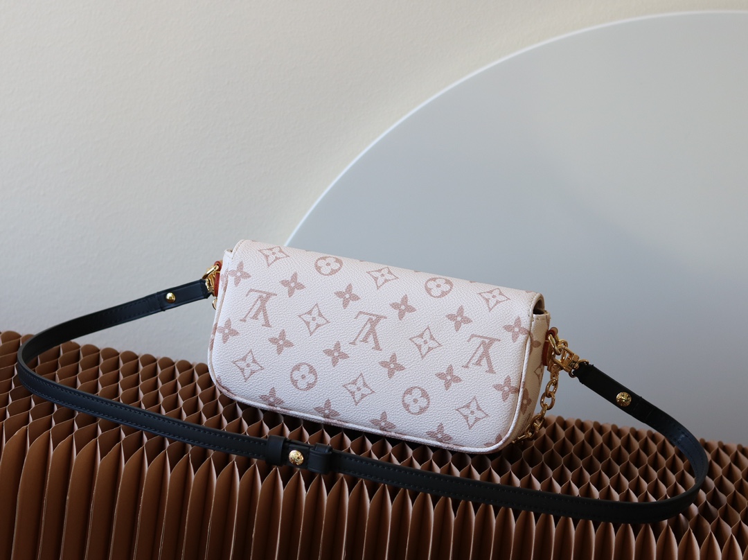 Louis Vuitton Wallet On Chain Ivy Crossbody Bag - Image 3