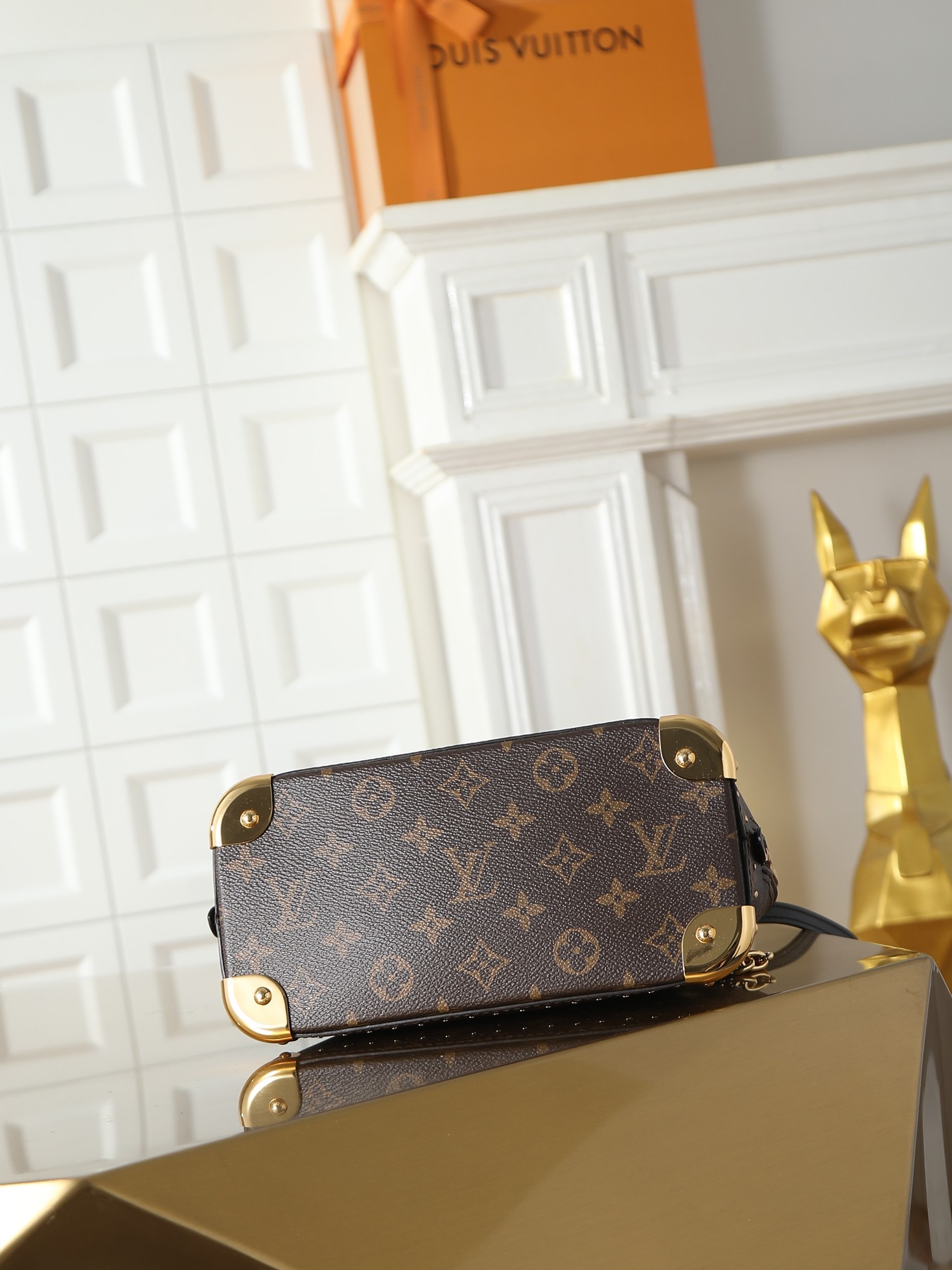 Louis Vuitton Alma BB Monogram Canvas Handbag - Image 3