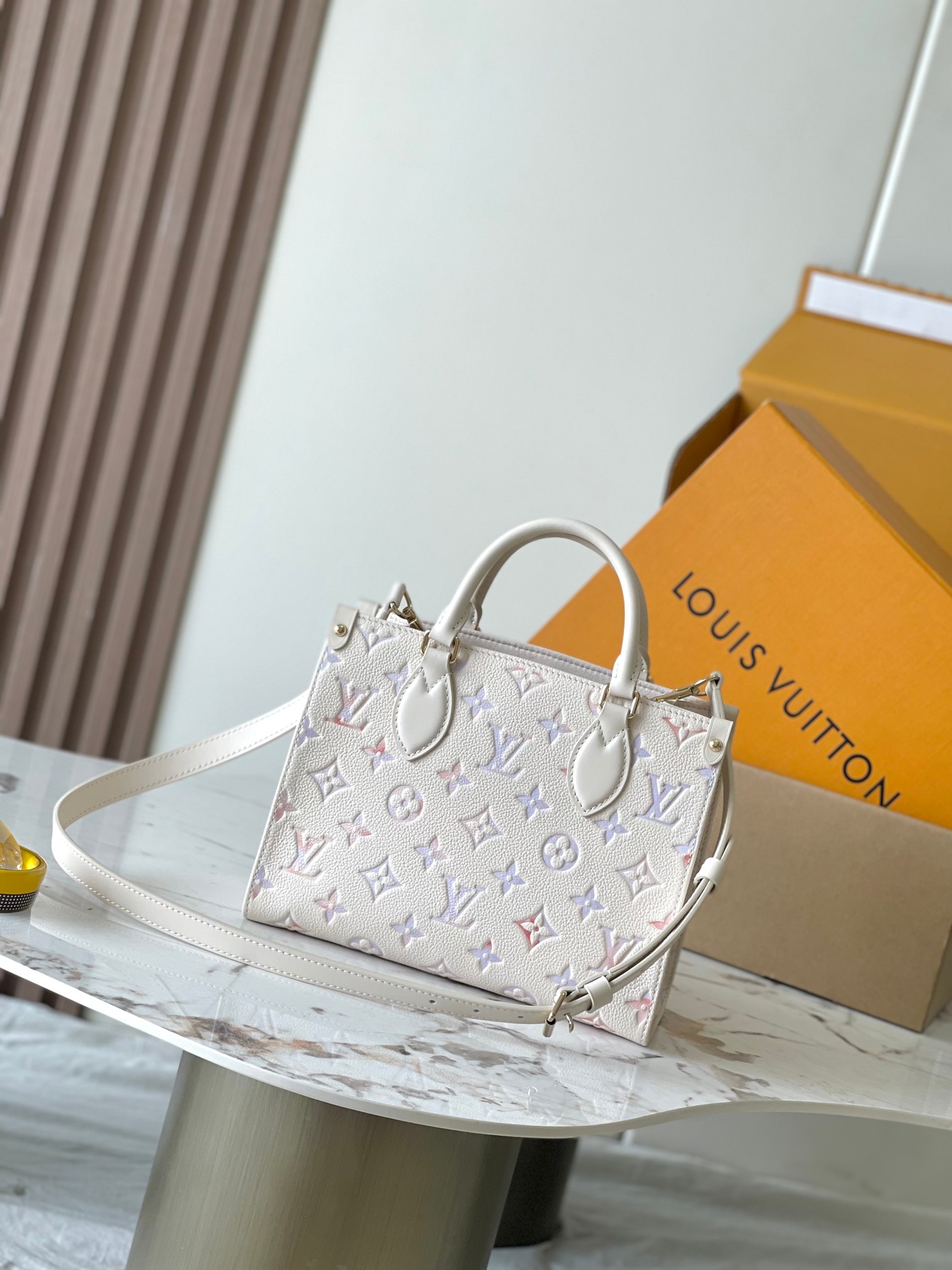 Louis Vuitton OnTheGo Small Handbag M25770 - Image 3