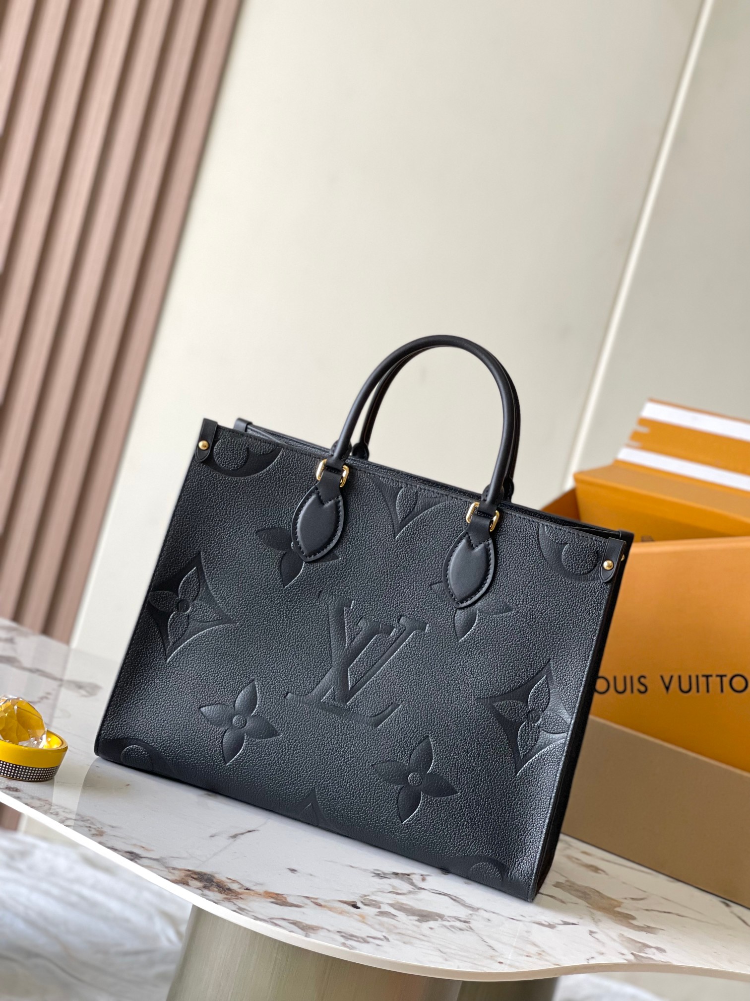 Louis Vuitton OnTheGo Medium Tote Bag M45595 - Image 3