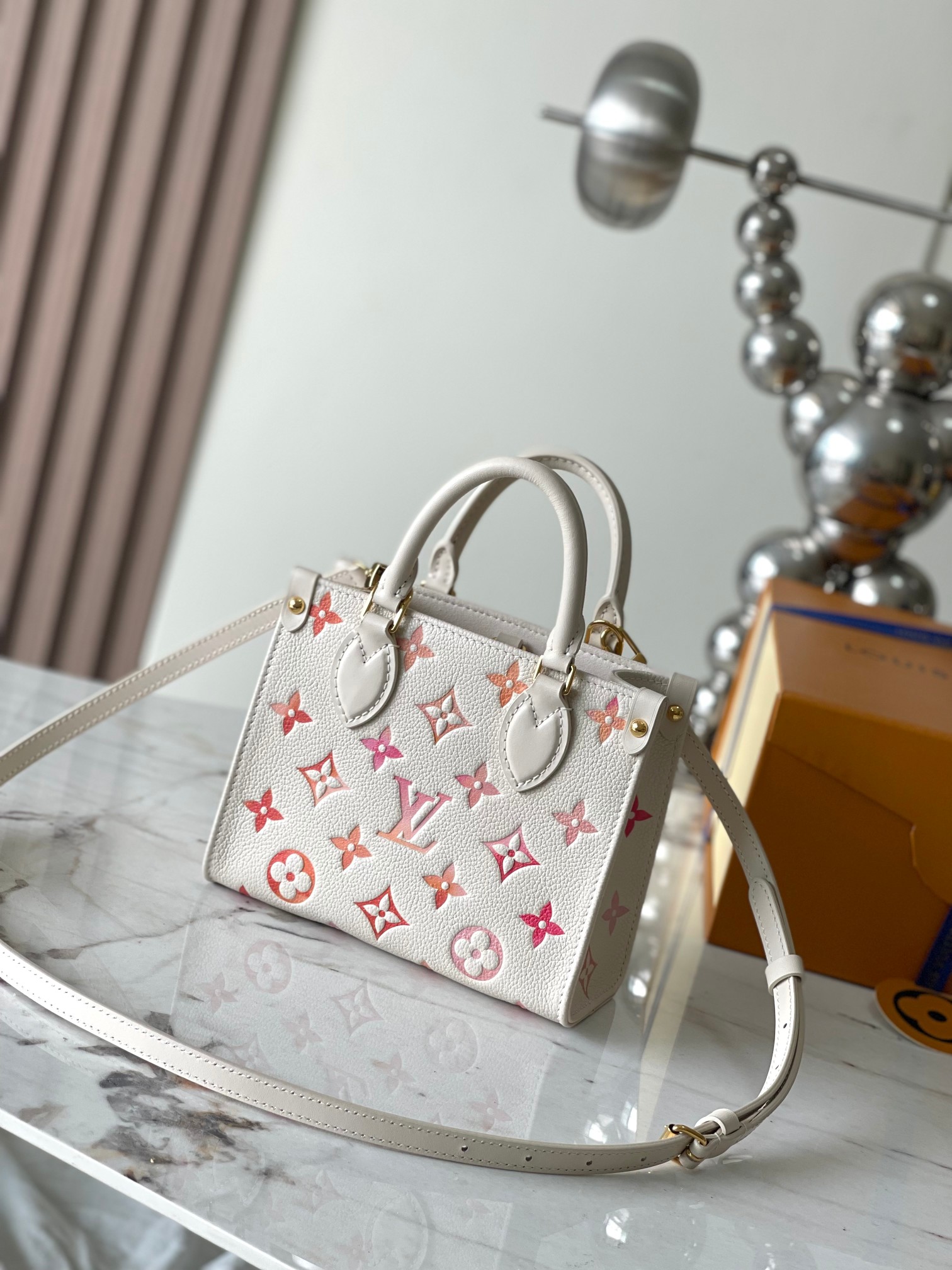 Louis Vuitton OnTheGo BB Handbag M47115 - Image 3