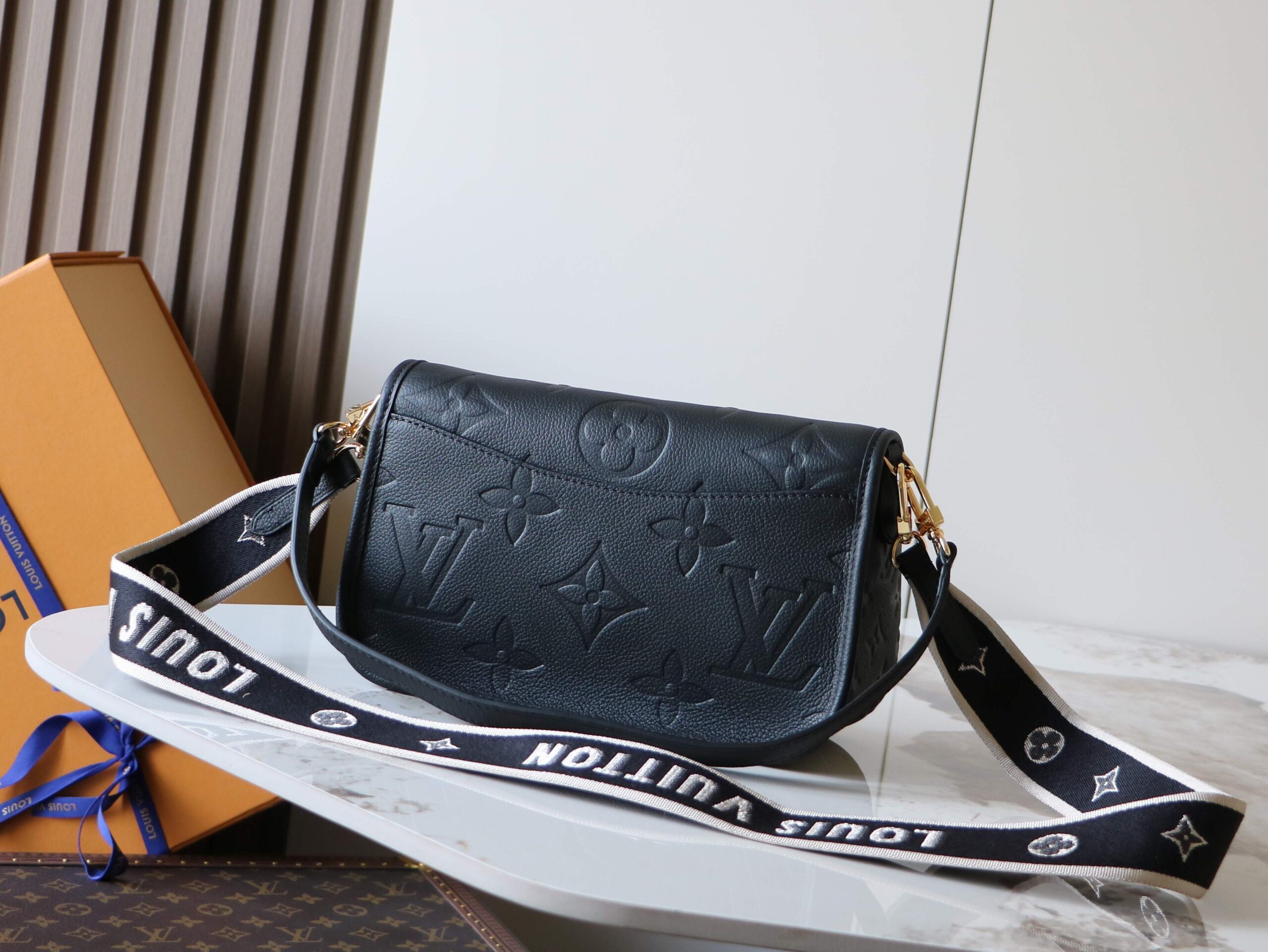 Louis Vuitton Diane Monogram Empreinte Leather Crossbody Bag M46386 - Image 3