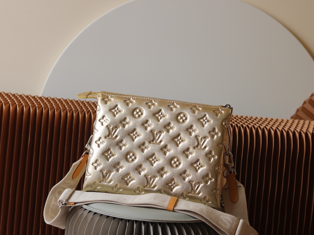 Louis Vuitton Coussin PM Shoulder Bag - Image 3