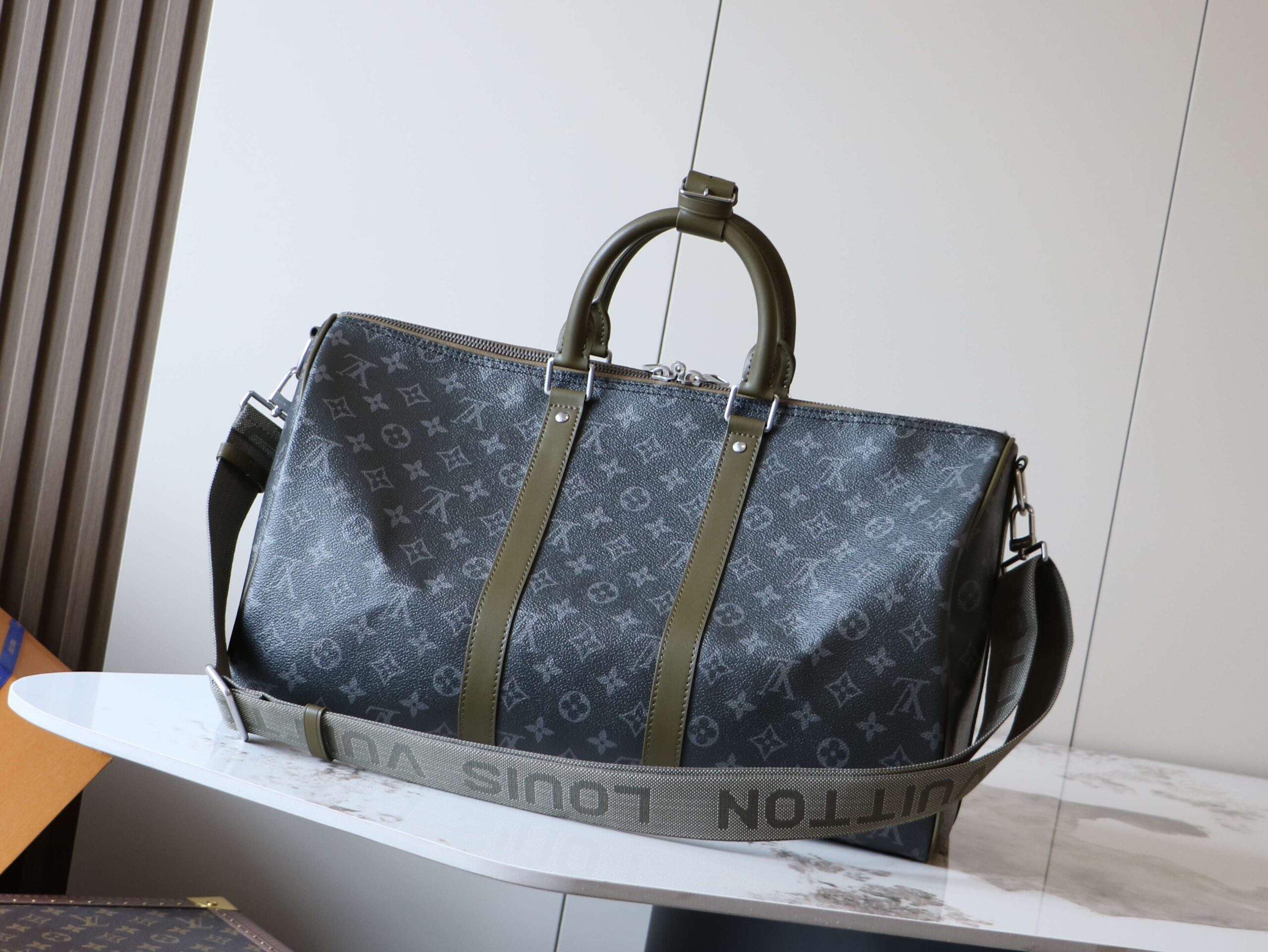 Louis Vuitton Keepall Bandoulière 45 Travel Bag in Monogram Eclipse Canvas - Image 3