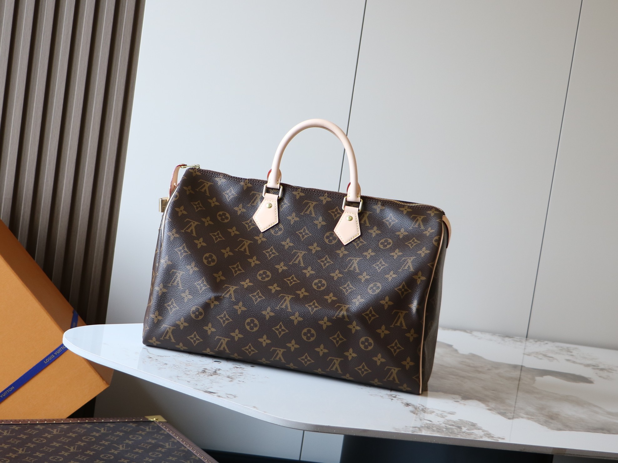 Louis Vuitton Speedy 40 Handbag - Image 3