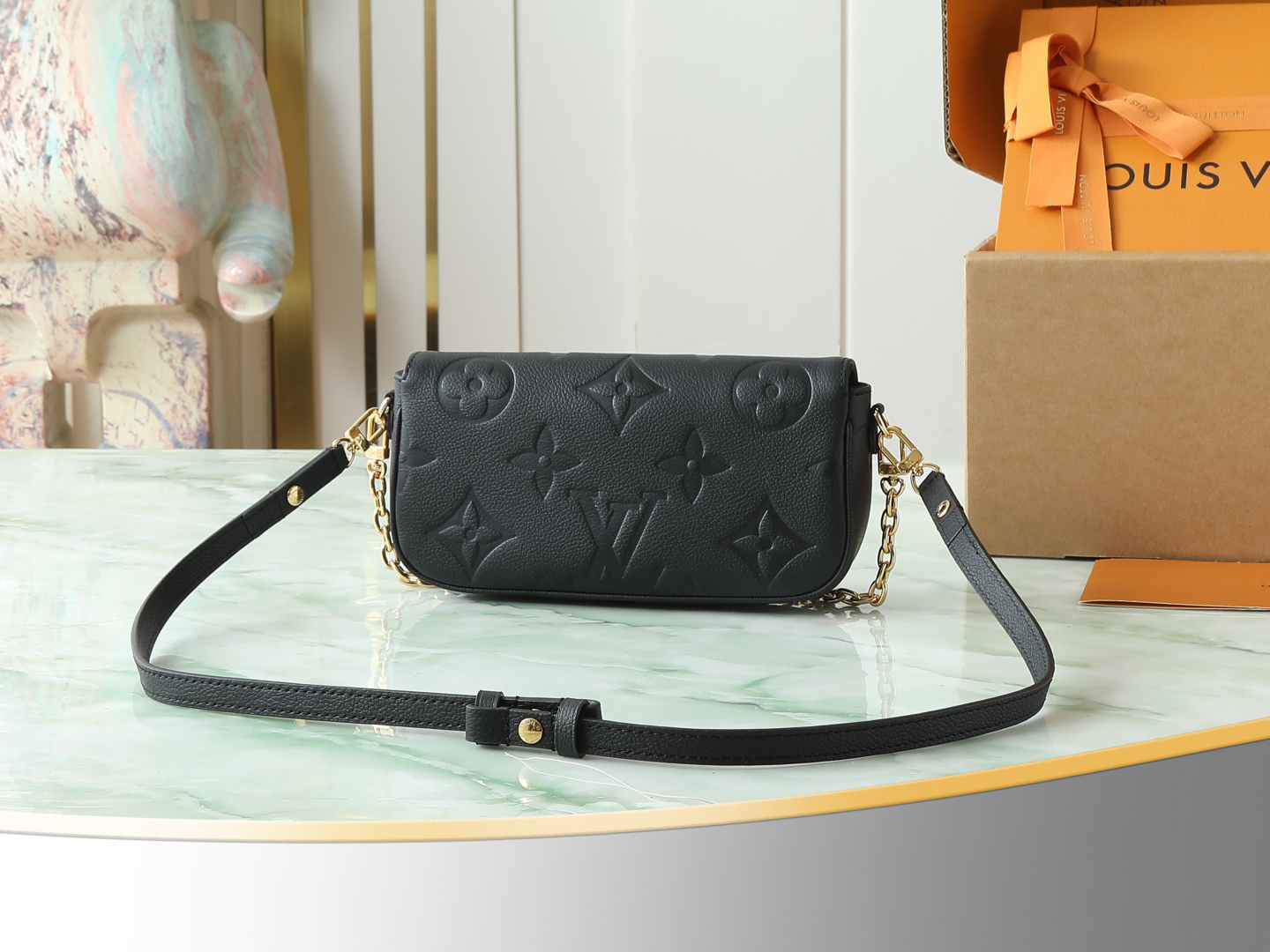 Louis Vuitton Ivy Wallet On Chain Crossbody Bag in Monogram Canvas - Image 3