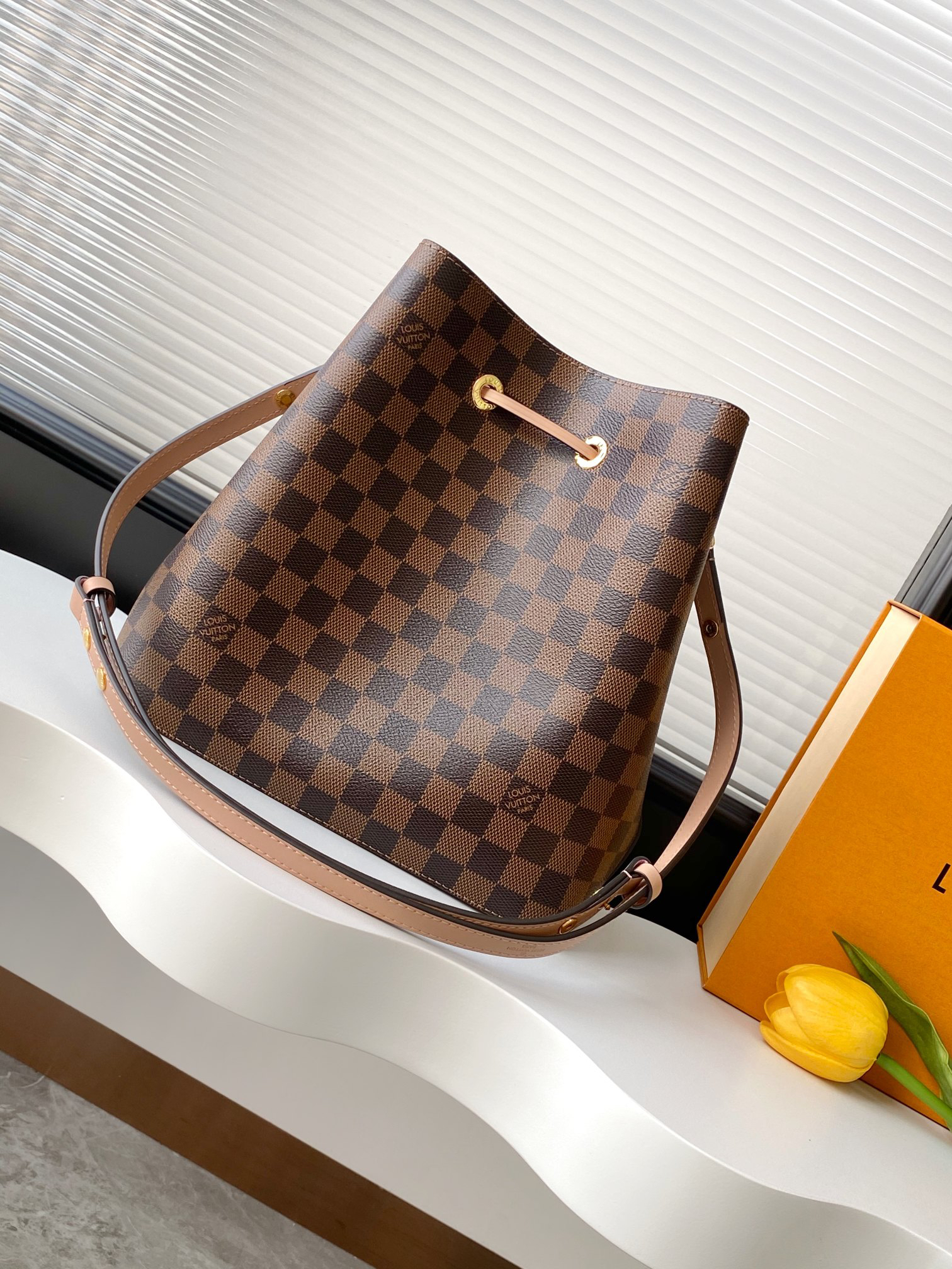 Louis Vuitton NéoNoé Bucket Bag - Image 3