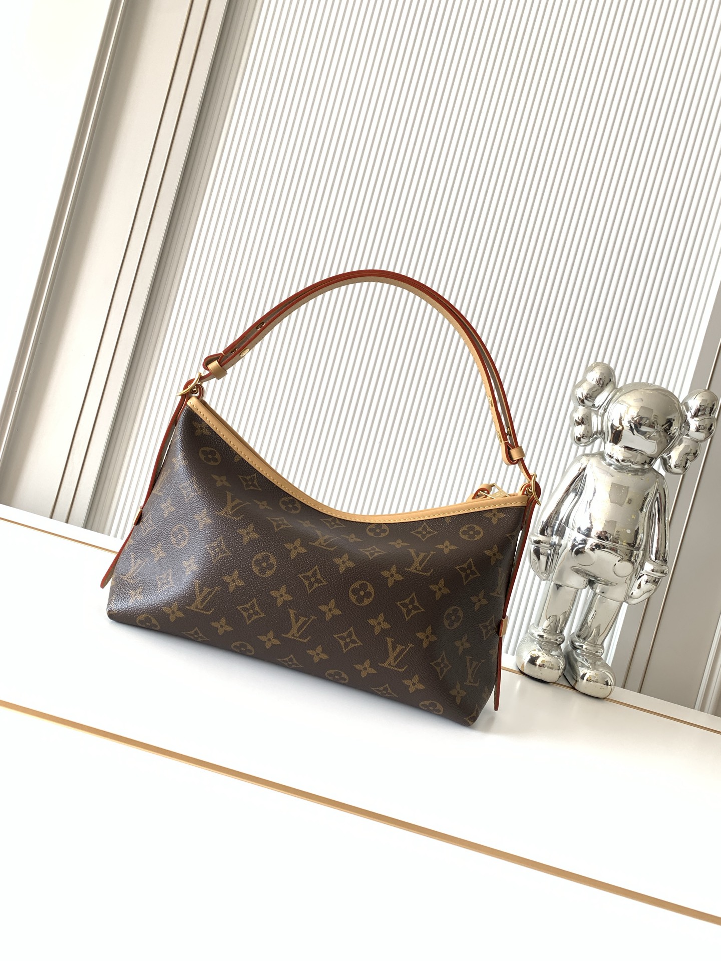 Louis Vuitton Carryall East West Monogram Handbag - Image 3