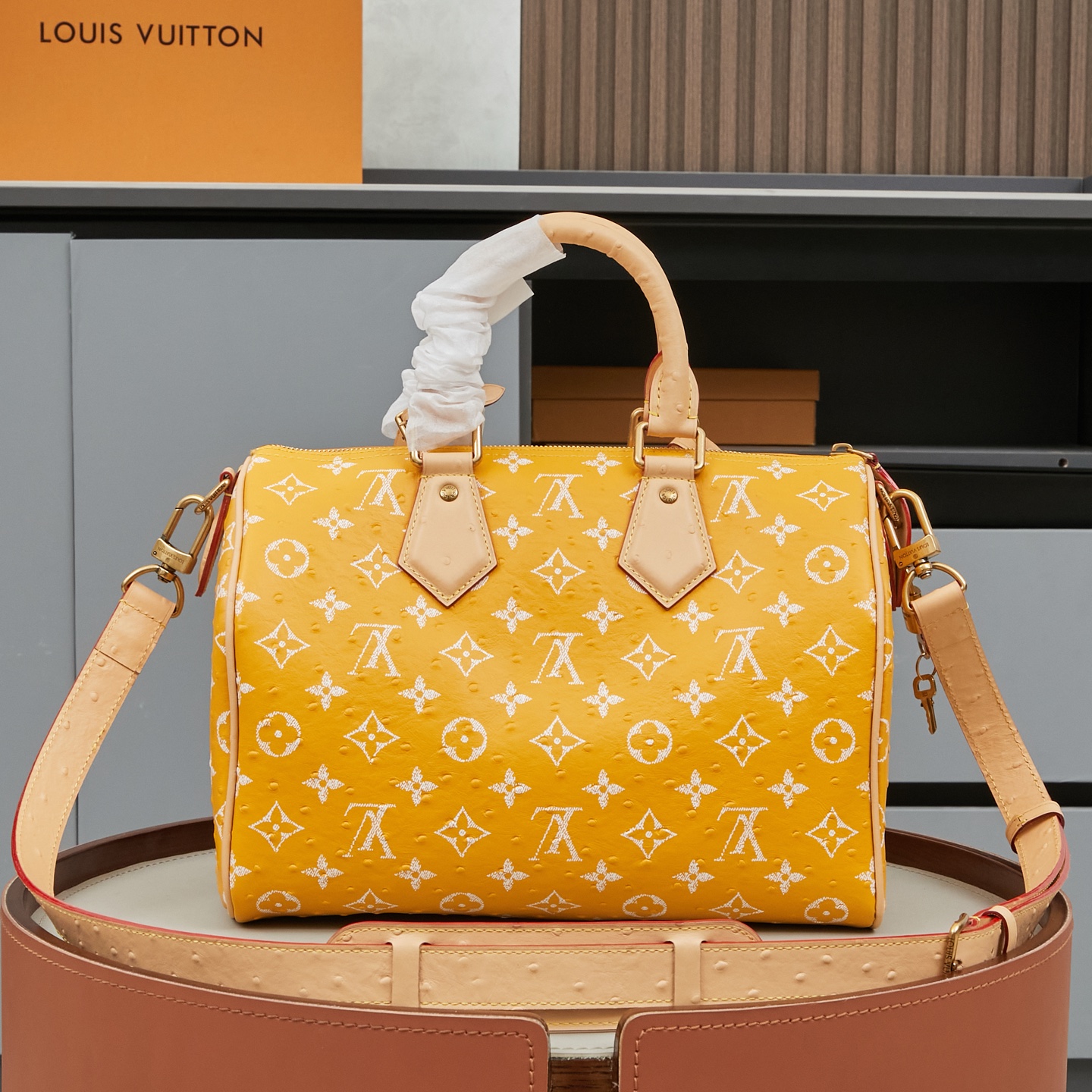Louis Vuitton Speedy Bandouliere 30 Monogram Leather Handbag - Image 3