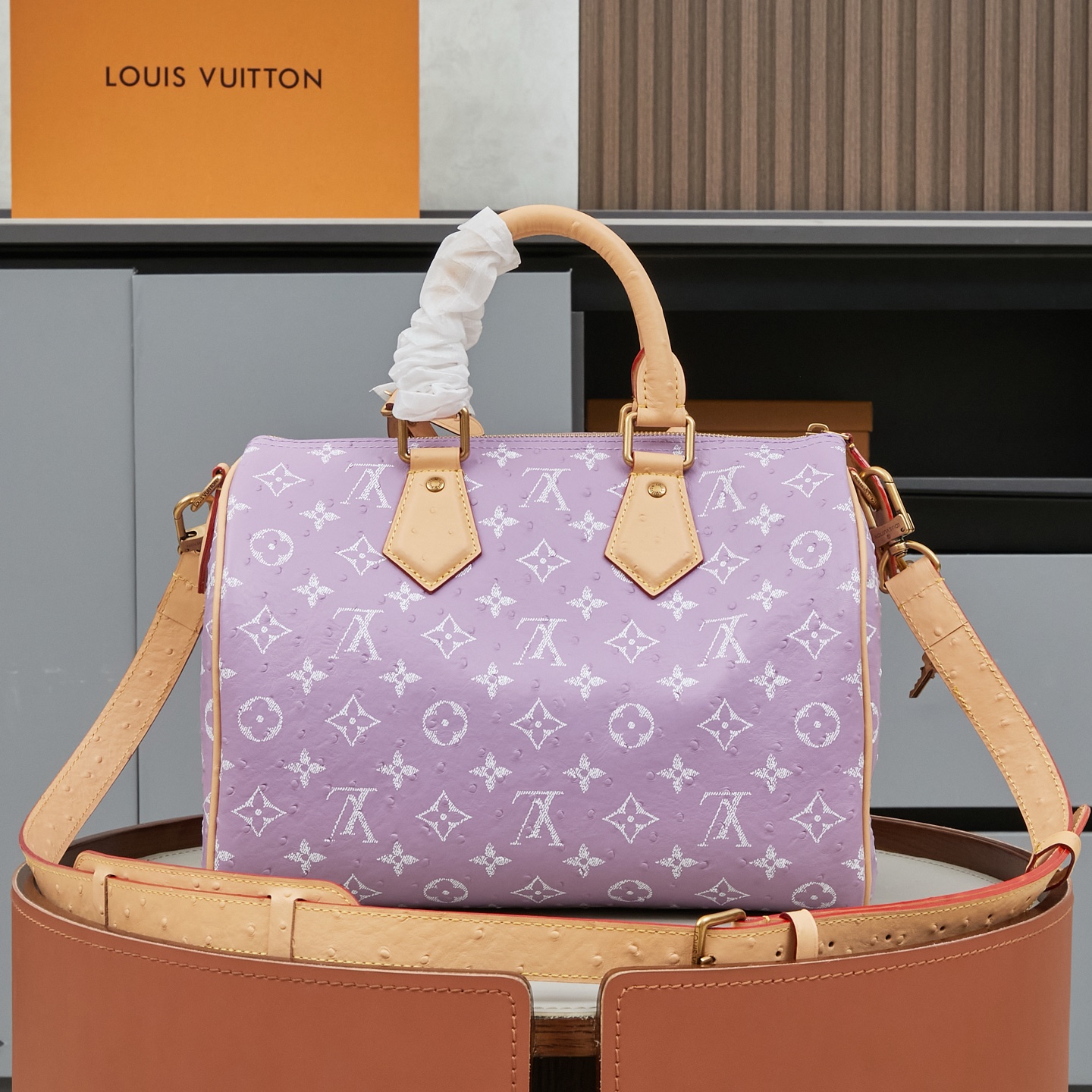 Louis Vuitton Speedy Bandouliere 30 Monogram Leather Crossbody Bag - Image 3