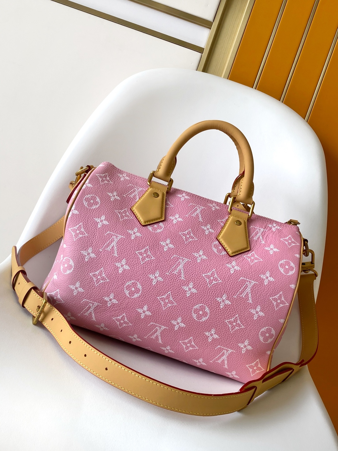 Speedy P9 Bandoulière 30 Monogram Leather Crossbody Bag - Image 3
