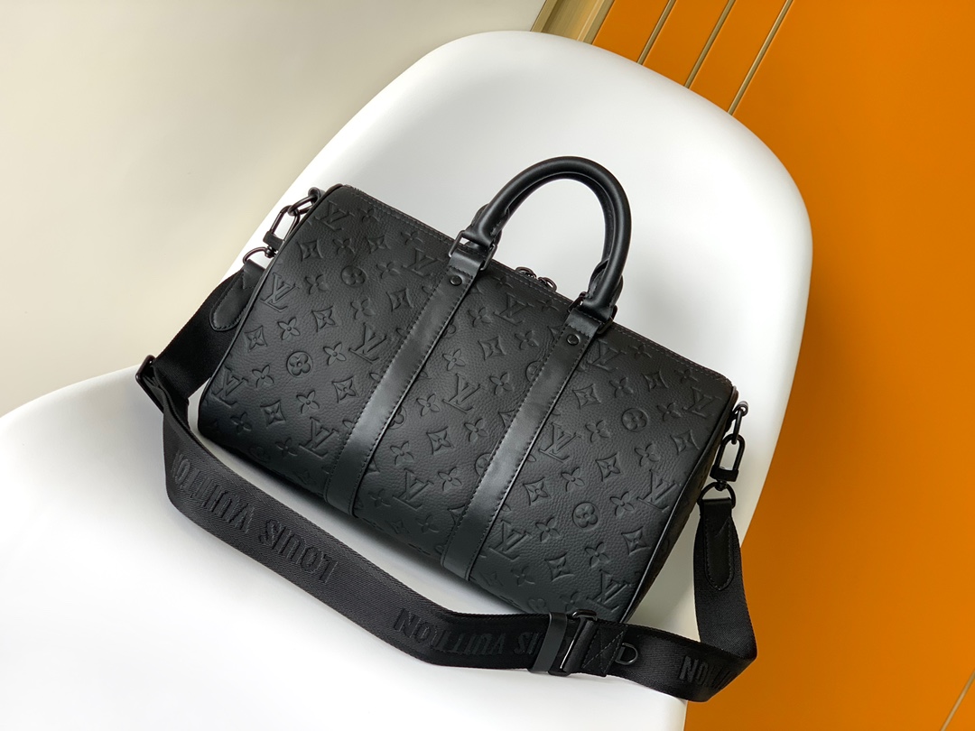 Louis Vuitton Keepall Bandoulière 35 Travel Bag in Monogram Eclipse Canvas - Image 3