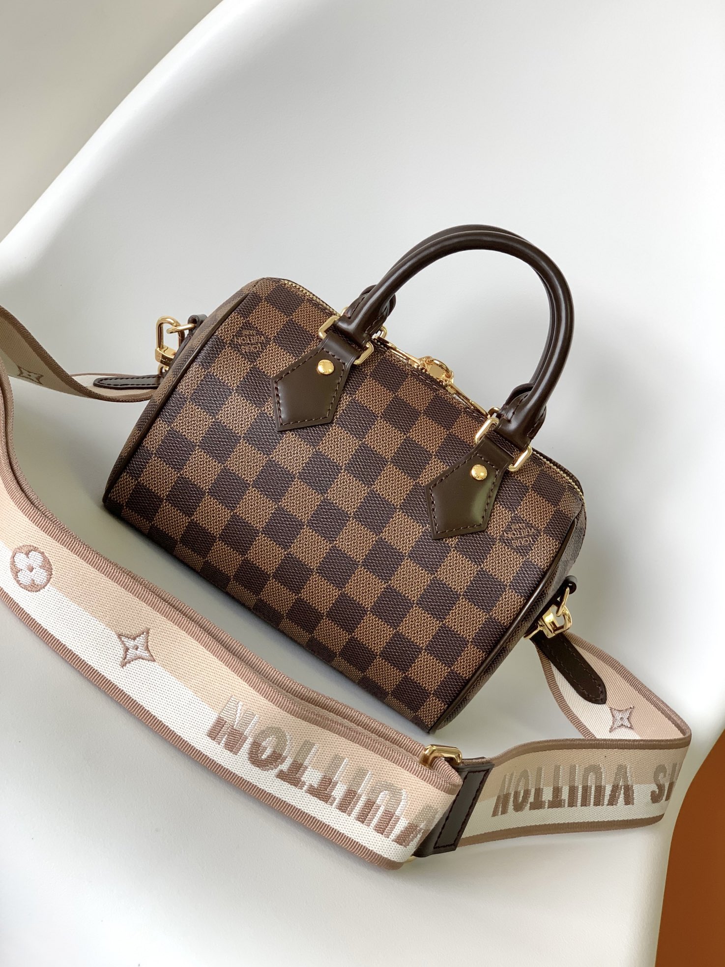 Louis Vuitton Speedy Bandoulière 20 Crossbody Bag - Image 3