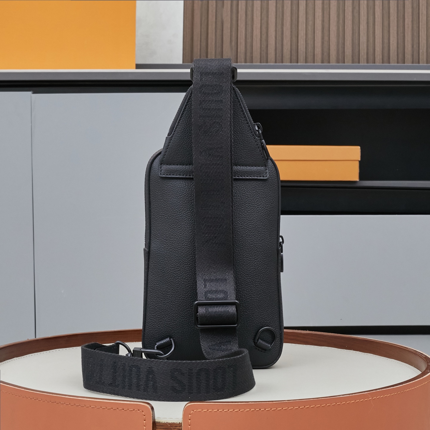 Louis Vuitton Avenue Sling Bag PM - Image 3