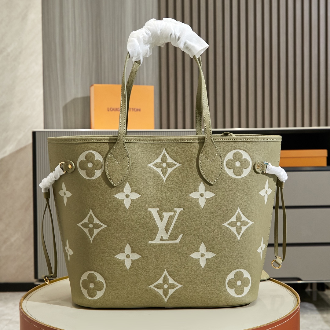 Louis Vuitton Neverfull MM Tote Bag - Image 3